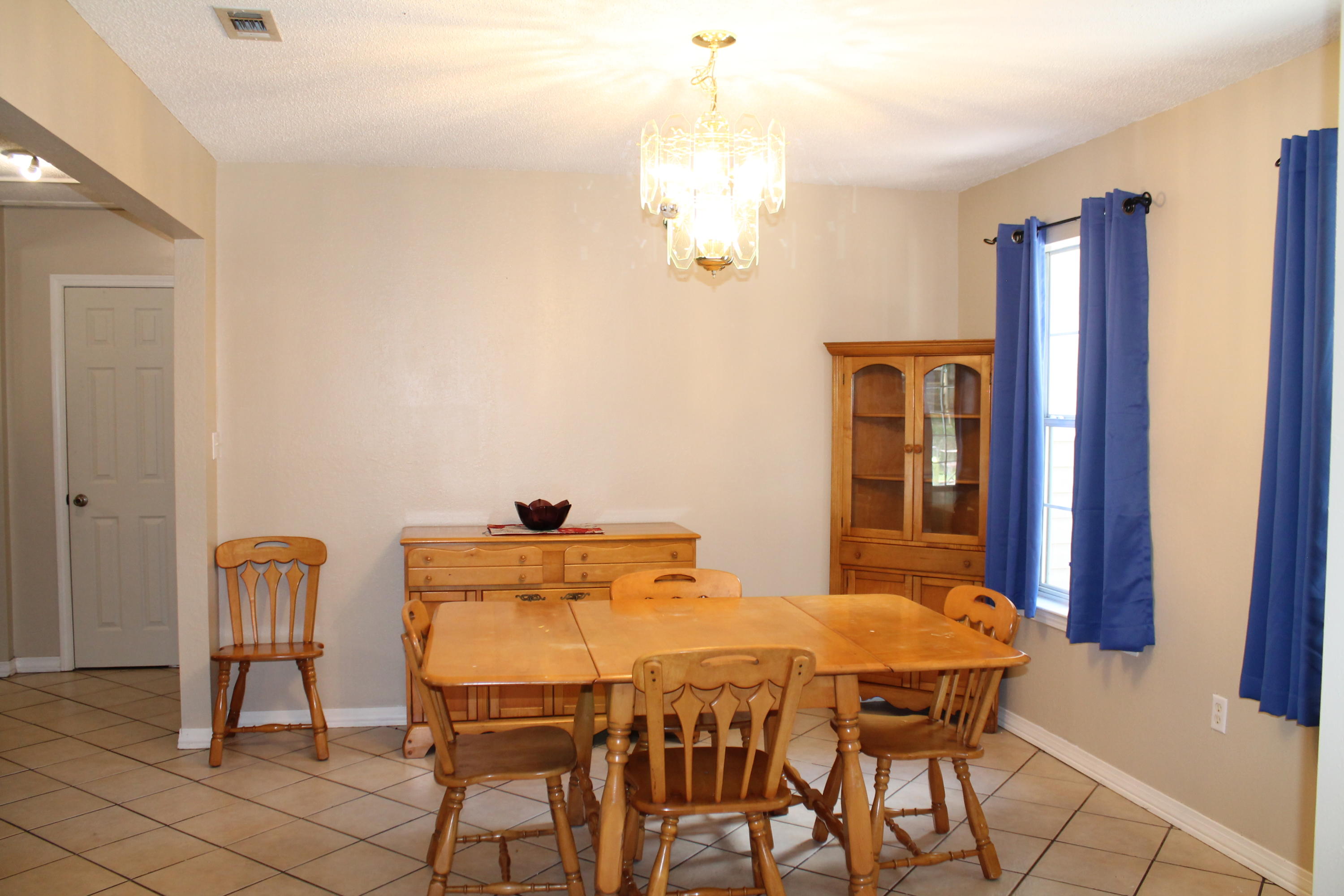 ROLLING HILLS ESTATES - Residential