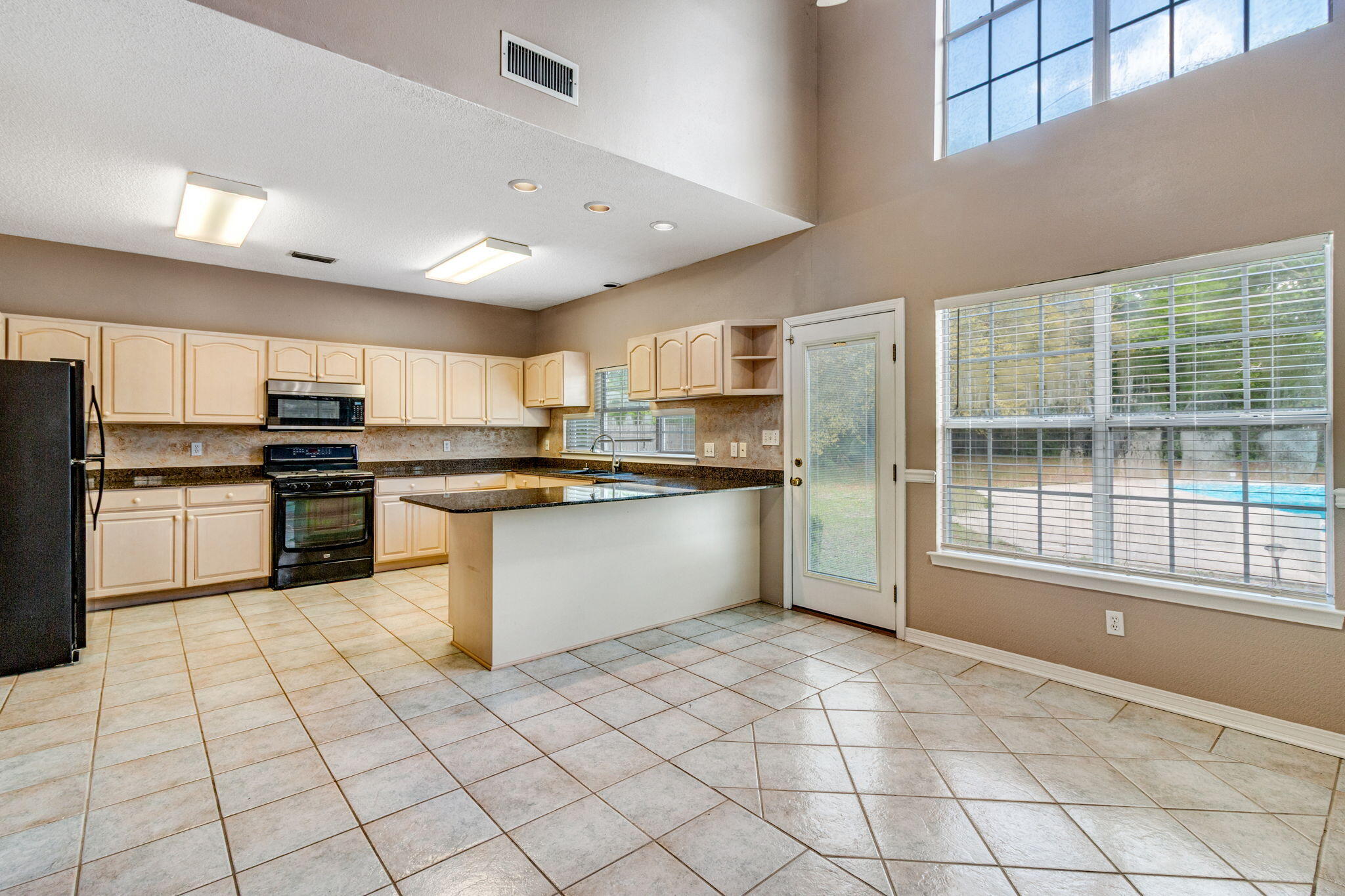NATURES TRAIL - Residential Lease