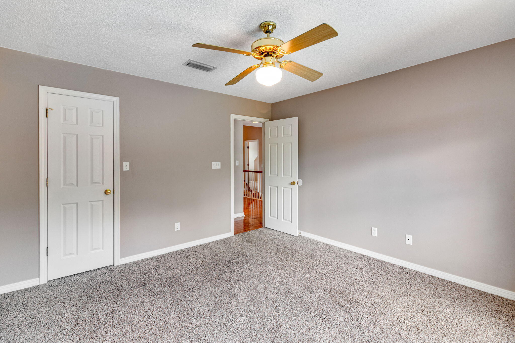 NATURES TRAIL - Residential Lease