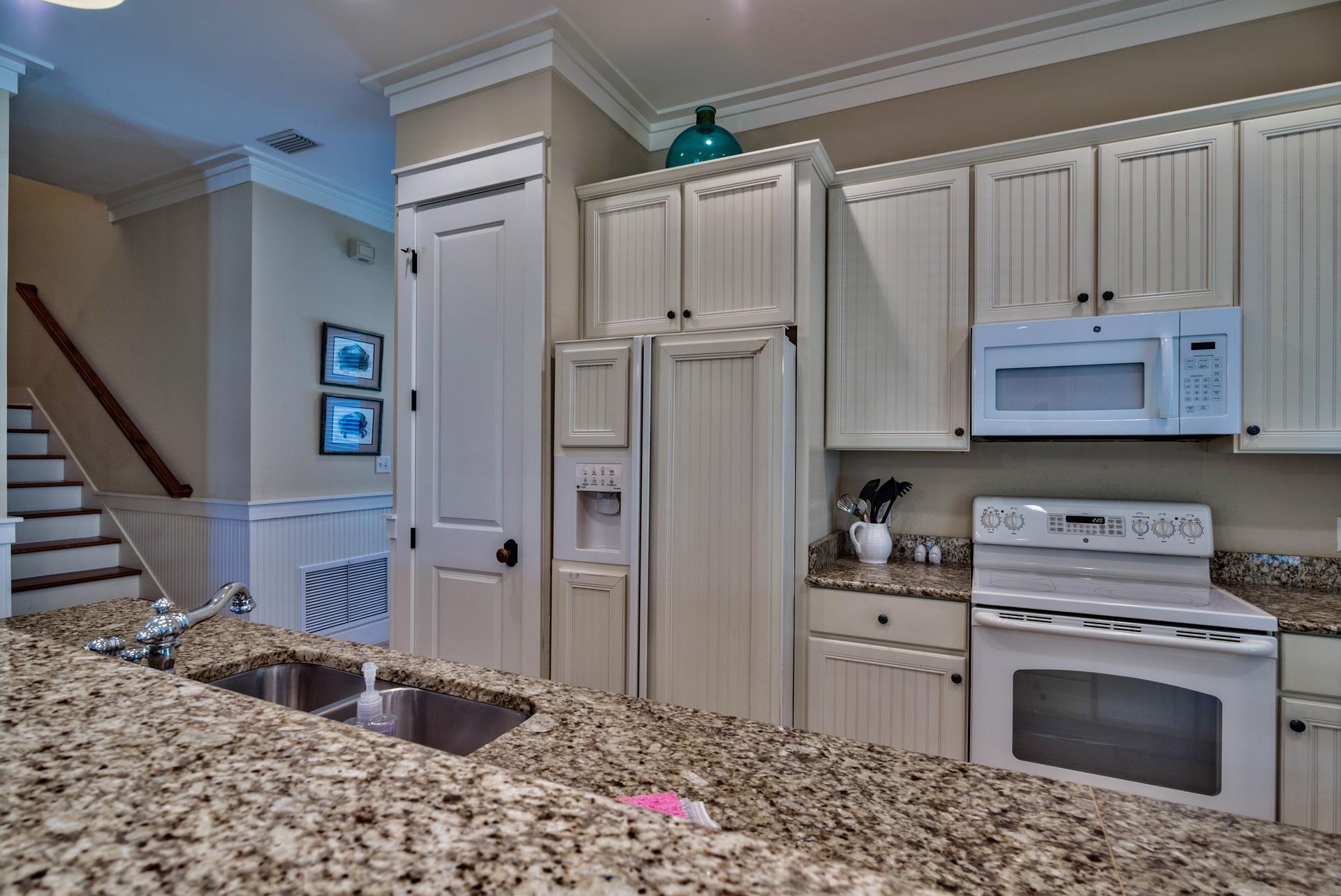 BUNGALOS AT SANDESTIN - Residential