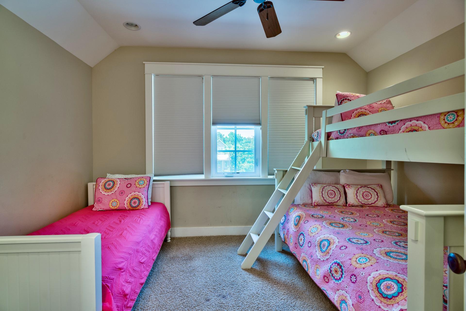 BUNGALOS AT SANDESTIN - Residential