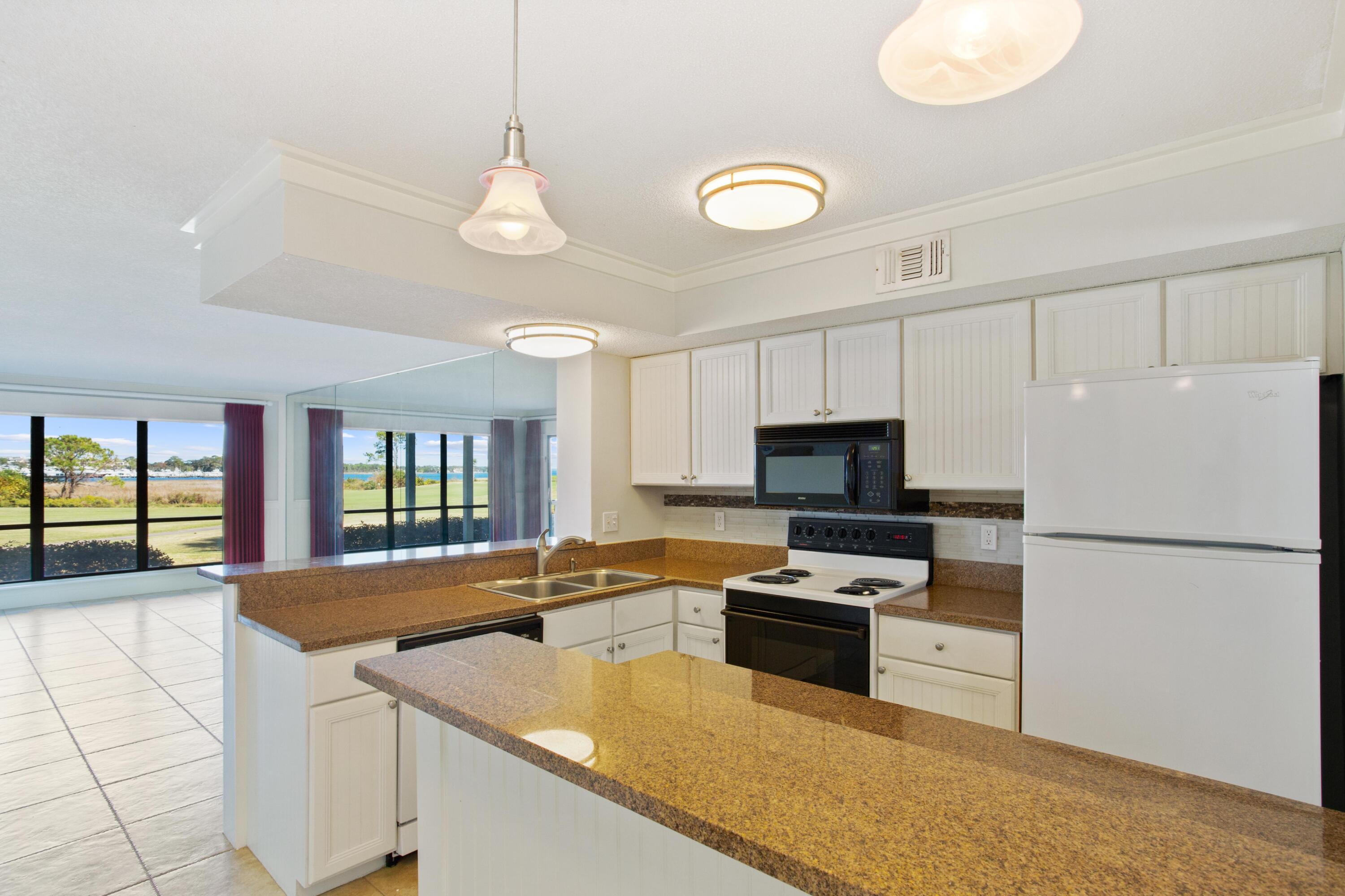 HARBOUR POINT CONDO - Residential