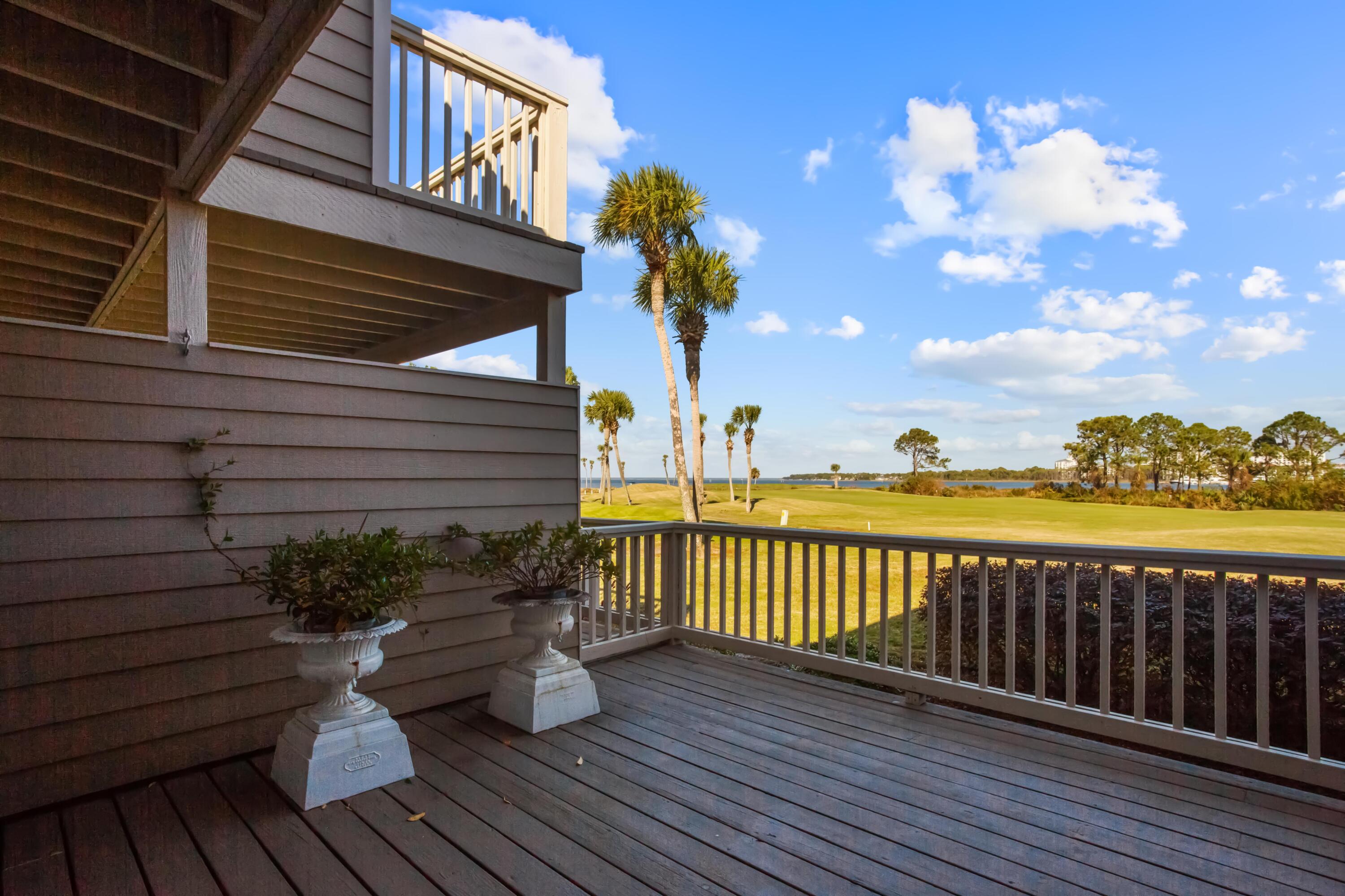 HARBOUR POINT CONDO - Residential