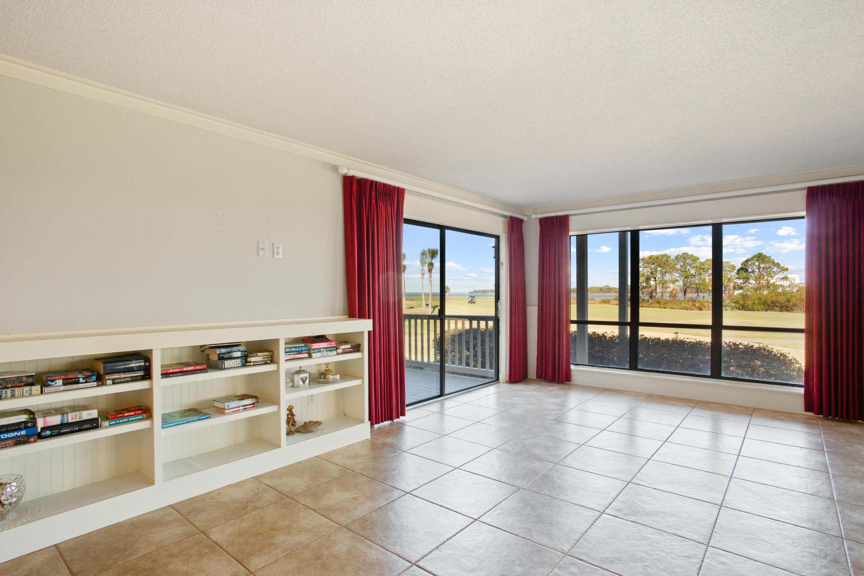 HARBOUR POINT CONDO - Residential