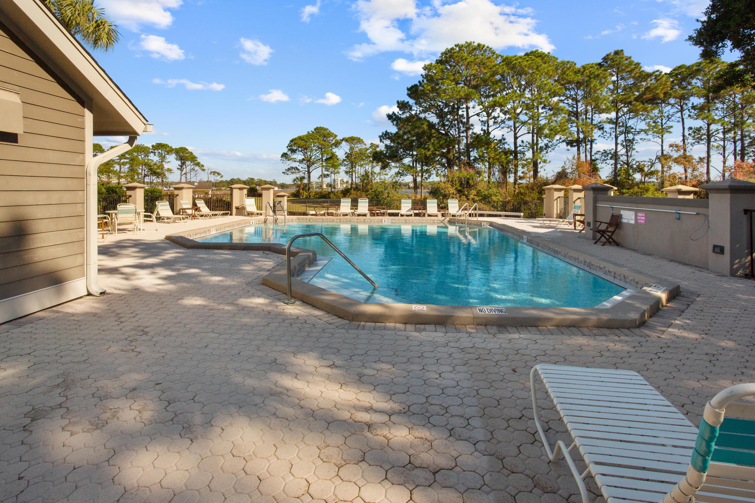 HARBOUR POINT CONDO - Residential