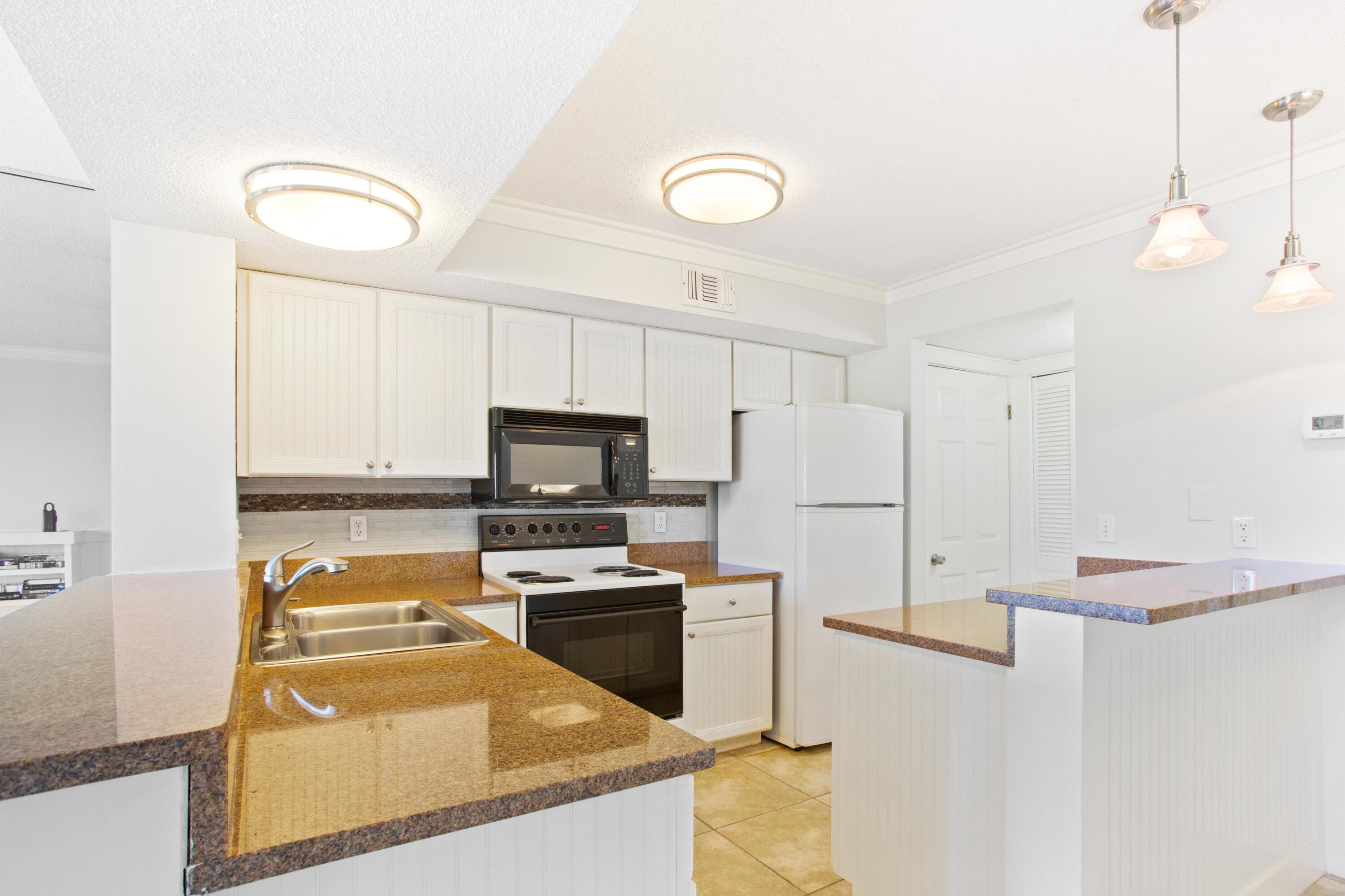 HARBOUR POINT CONDO - Residential