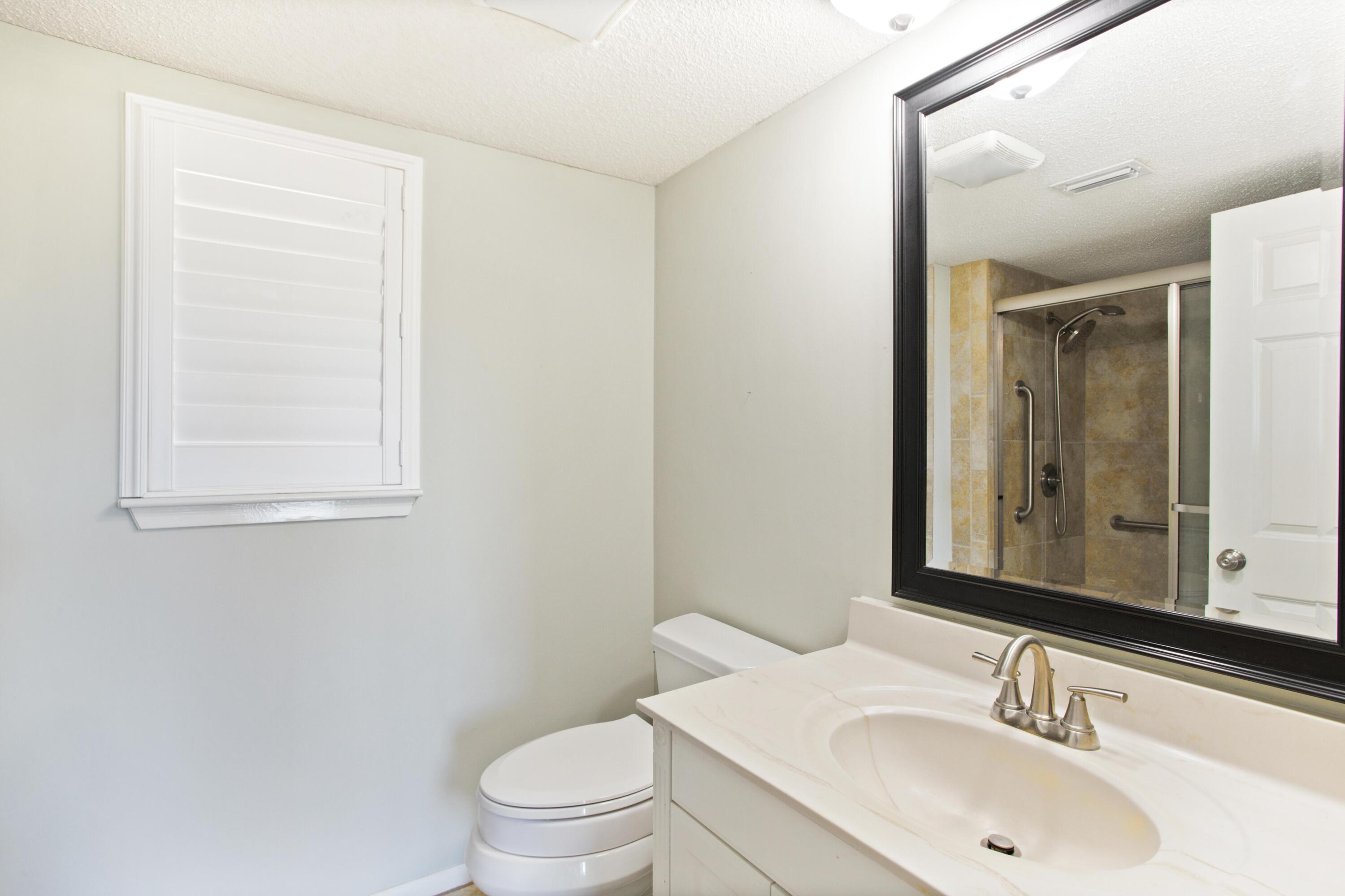 HARBOUR POINT CONDO - Residential