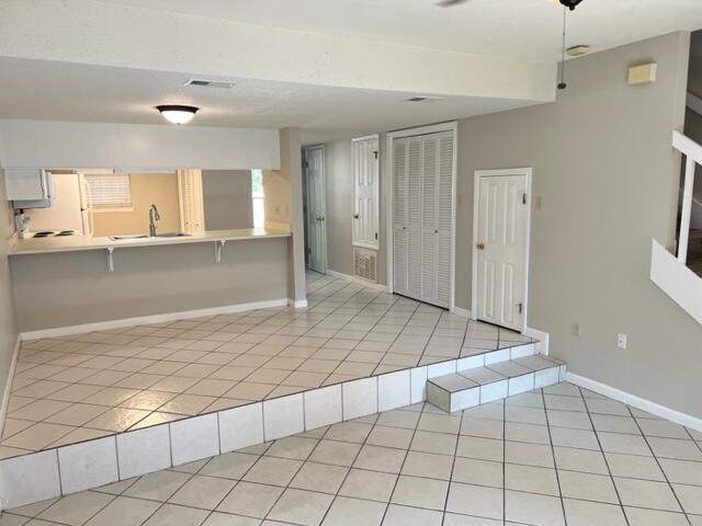 GARDEN VILLAS PH 1 - Residential Lease