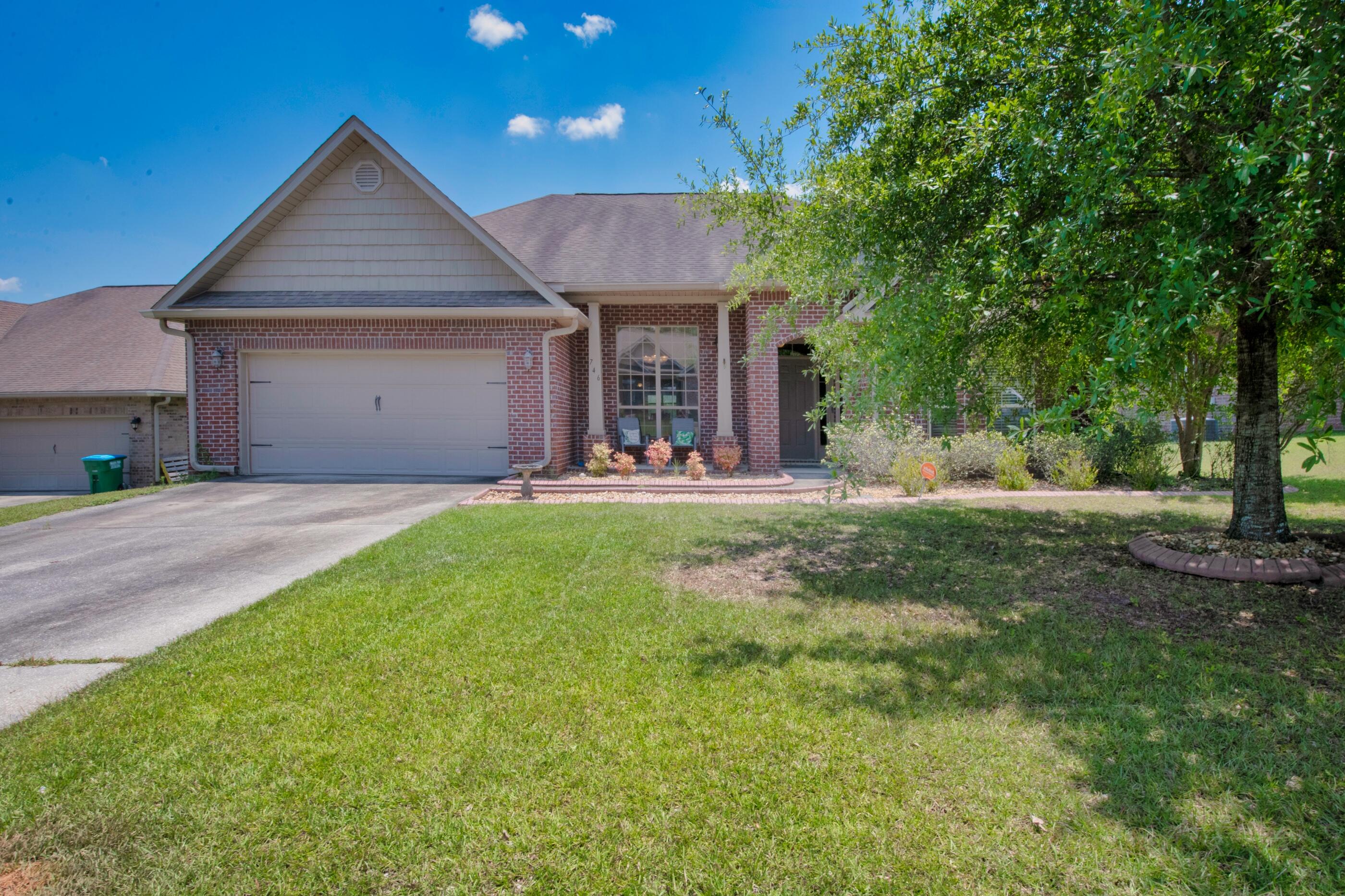 This gorgeous home in Rolling Ridge offers an open concept split floor plan, with a formal dining area, flex room/office/guest room, large kitchen with pantry and eating area, well sized living room, laundry room, 2 car garage, and 3 well sized bedrooms! The primary bedroom offers an additional sitting area, along with on suite bathroom with separate garden tub and walk in shower. The primary bathroom also features double sinks as well as a large walk-in closet. On the exterior a screened in back porch as well as fully fenced backyard & shed for extra storage! Schedule a showing today!