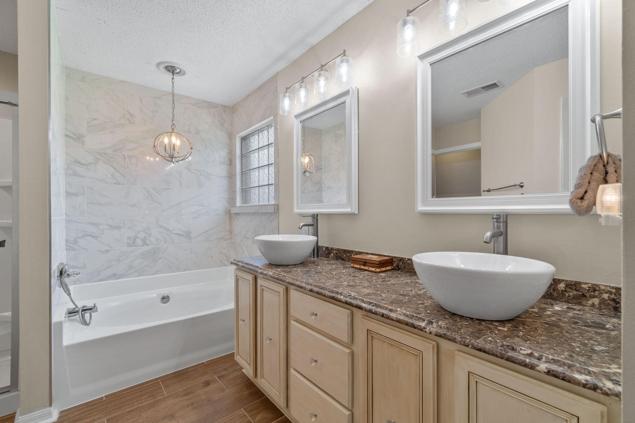 HOLLEY BY THE SEA - Residential