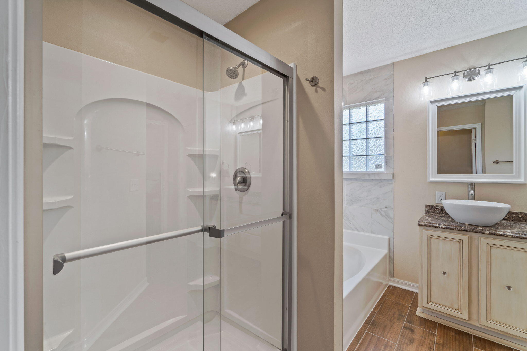 HOLLEY BY THE SEA - Residential