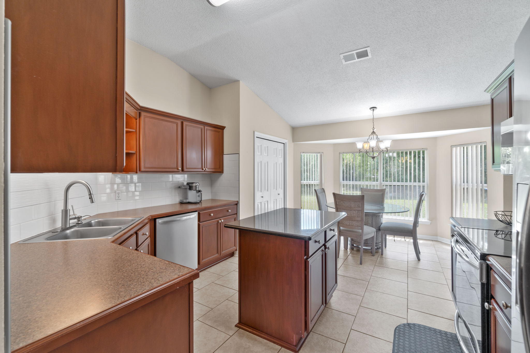 HOLLEY BY THE SEA - Residential