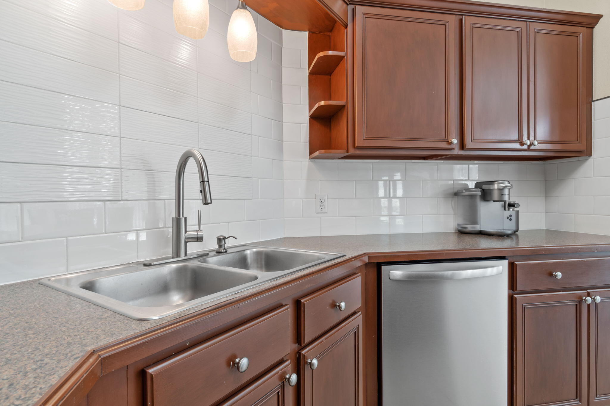 HOLLEY BY THE SEA - Residential