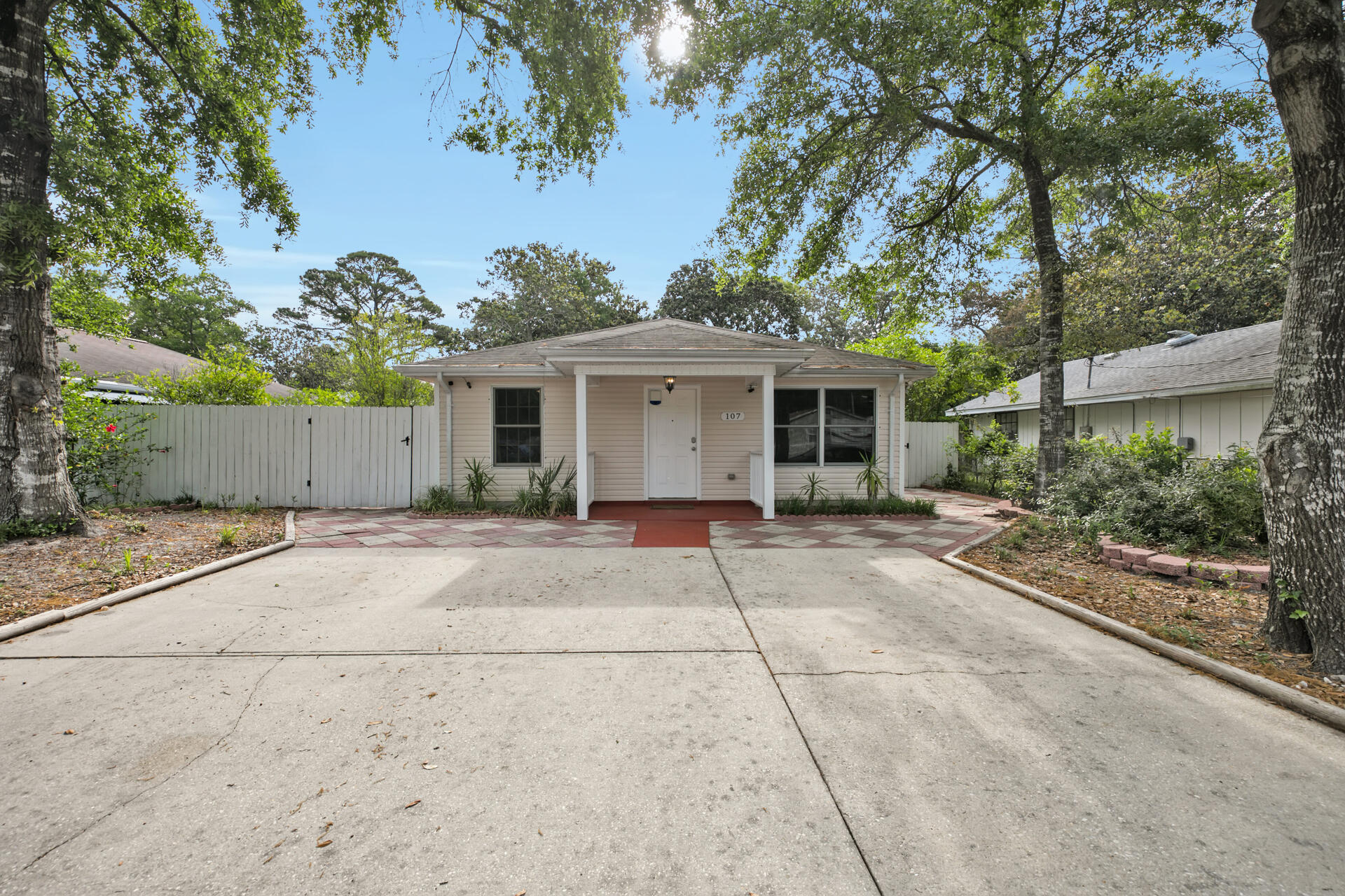 CENTRAL ADD TO FWB LOT 4 BLK 1 - Residential