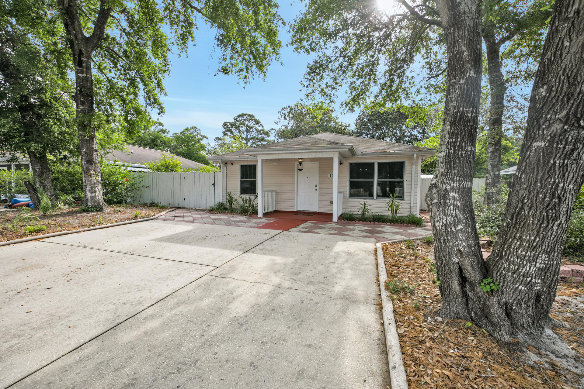 CENTRAL ADD TO FWB LOT 4 BLK 1 - Residential