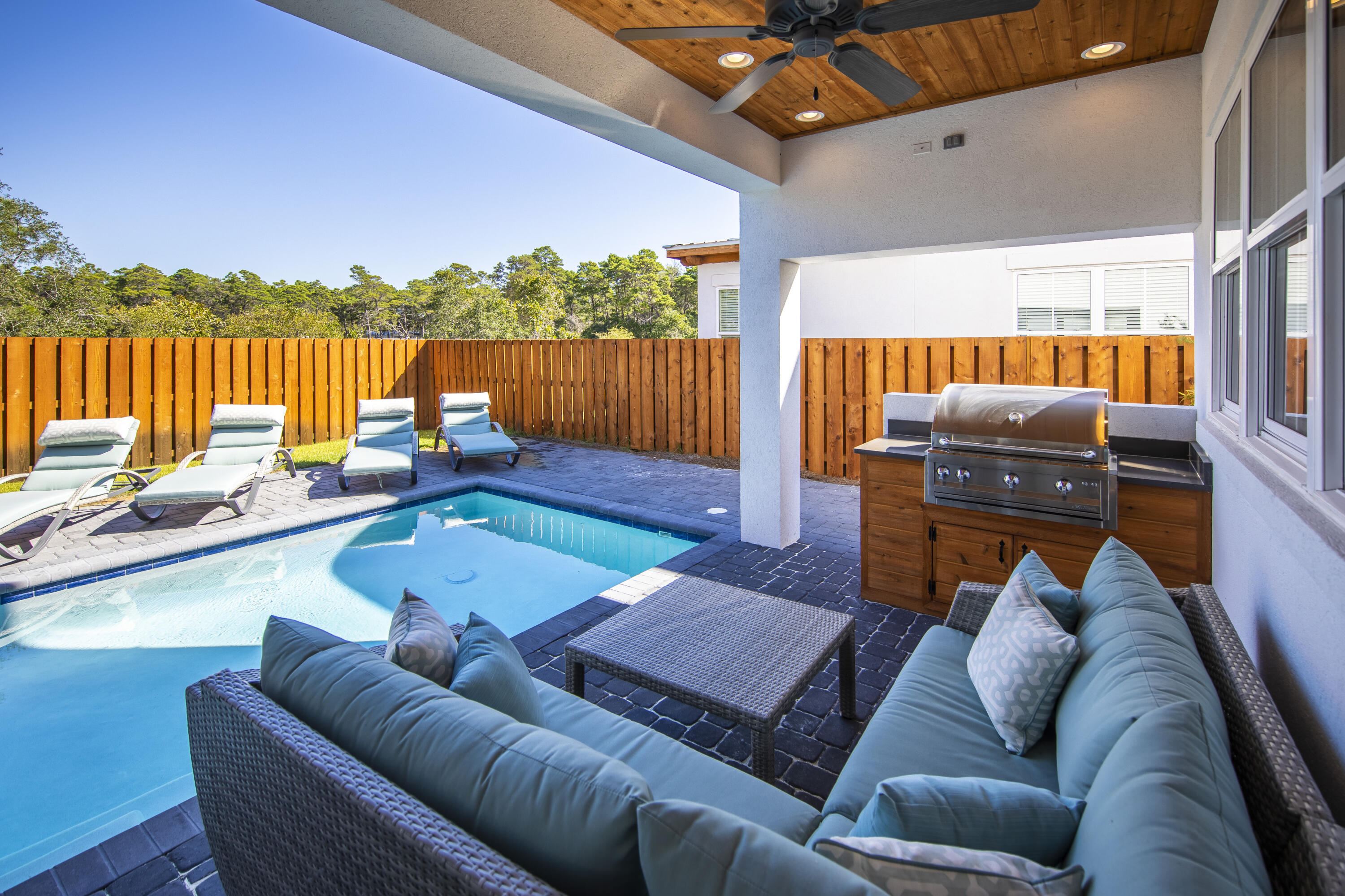 THE COVE - Residential