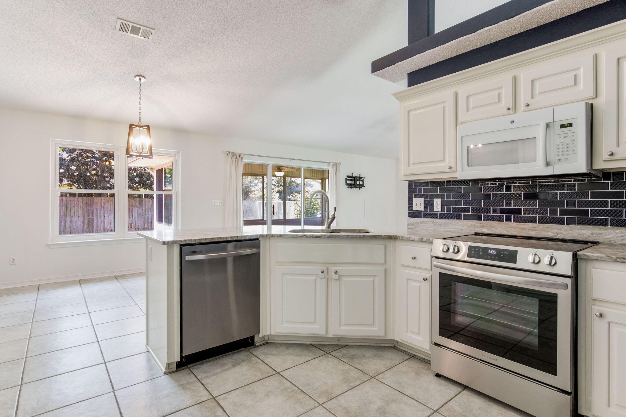 VILLA DANIELLE 1ST ADDN - Residential