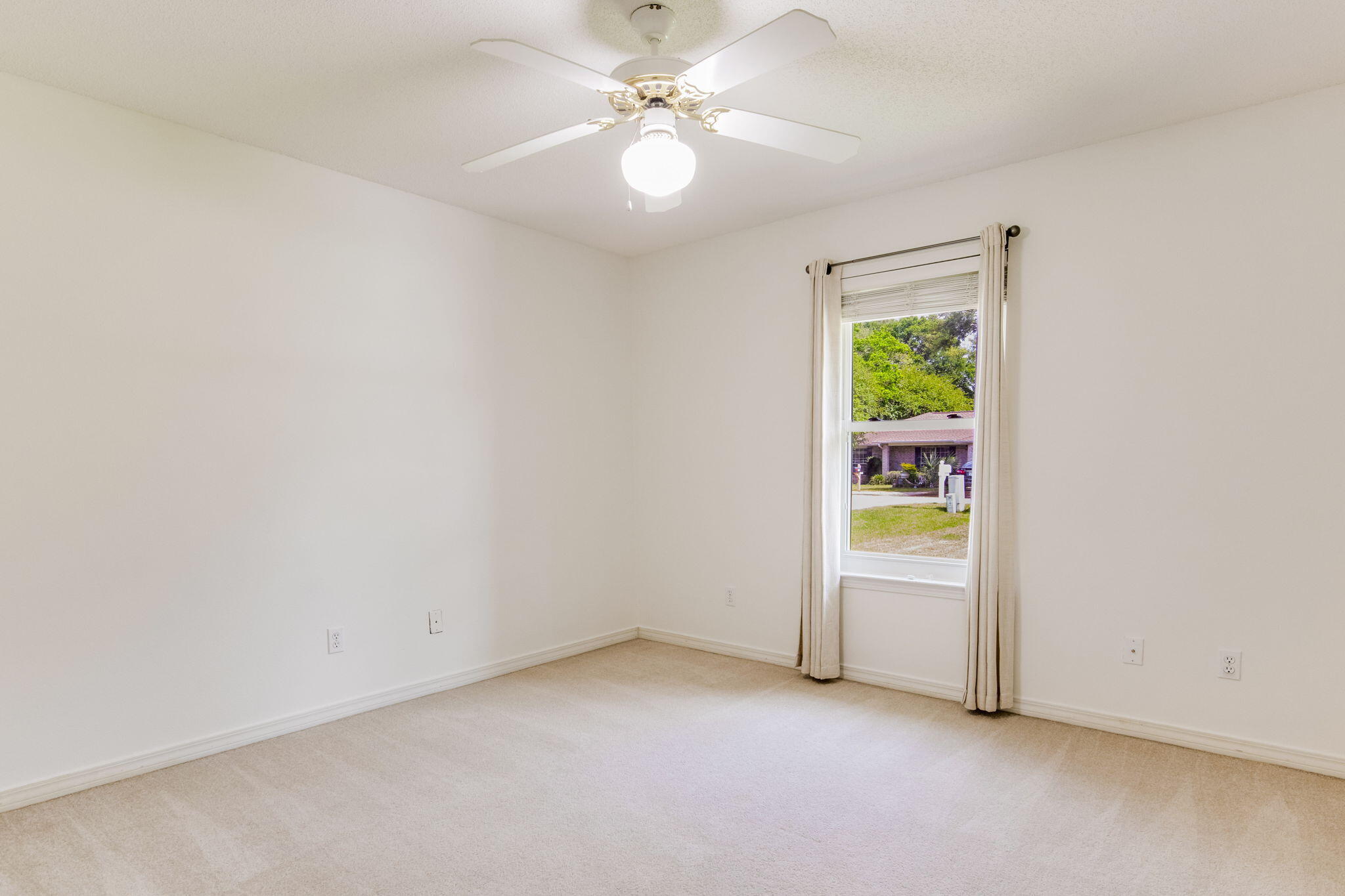 VILLA DANIELLE 1ST ADDN - Residential