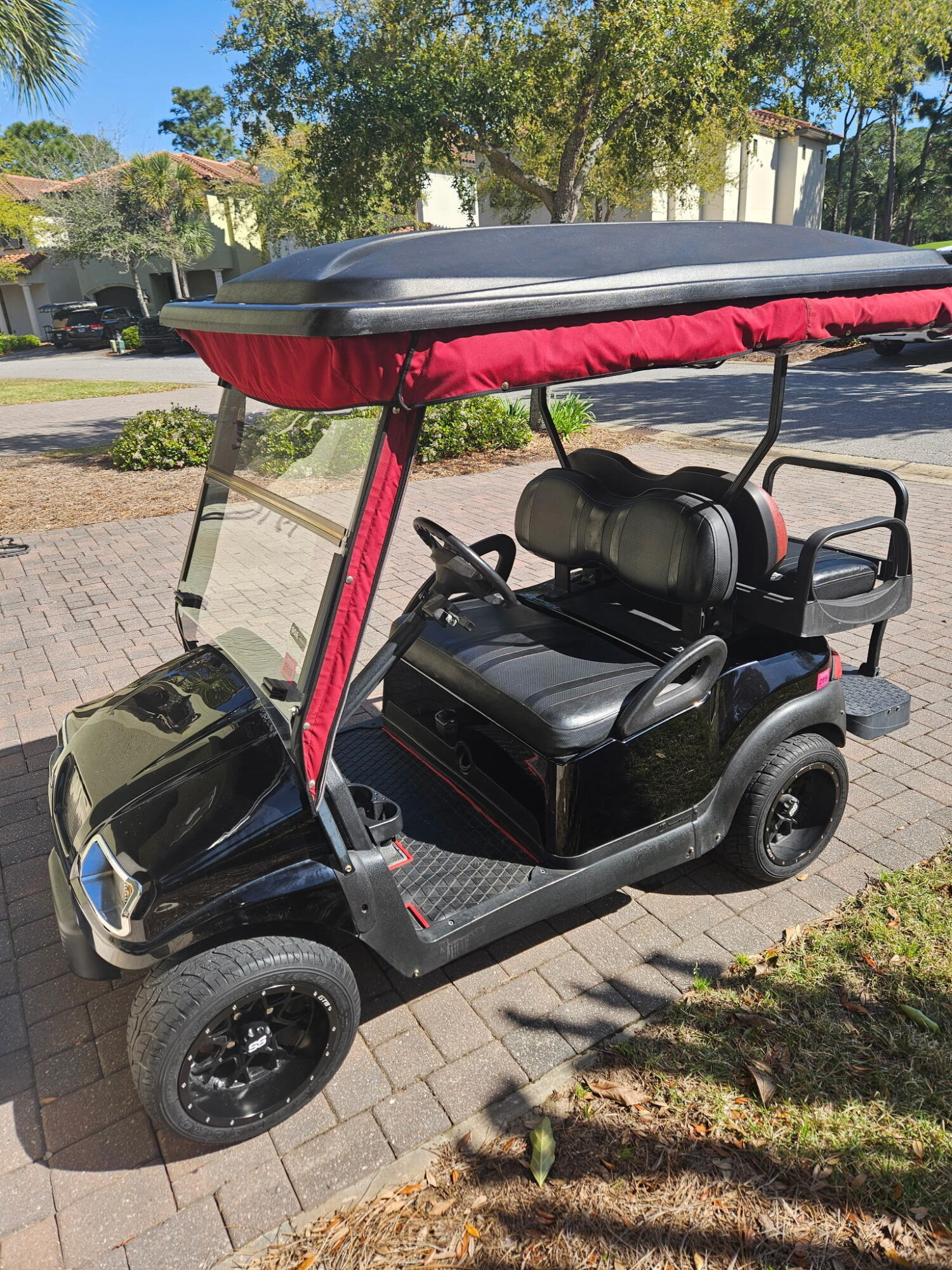 VILLA LAGO - Residential