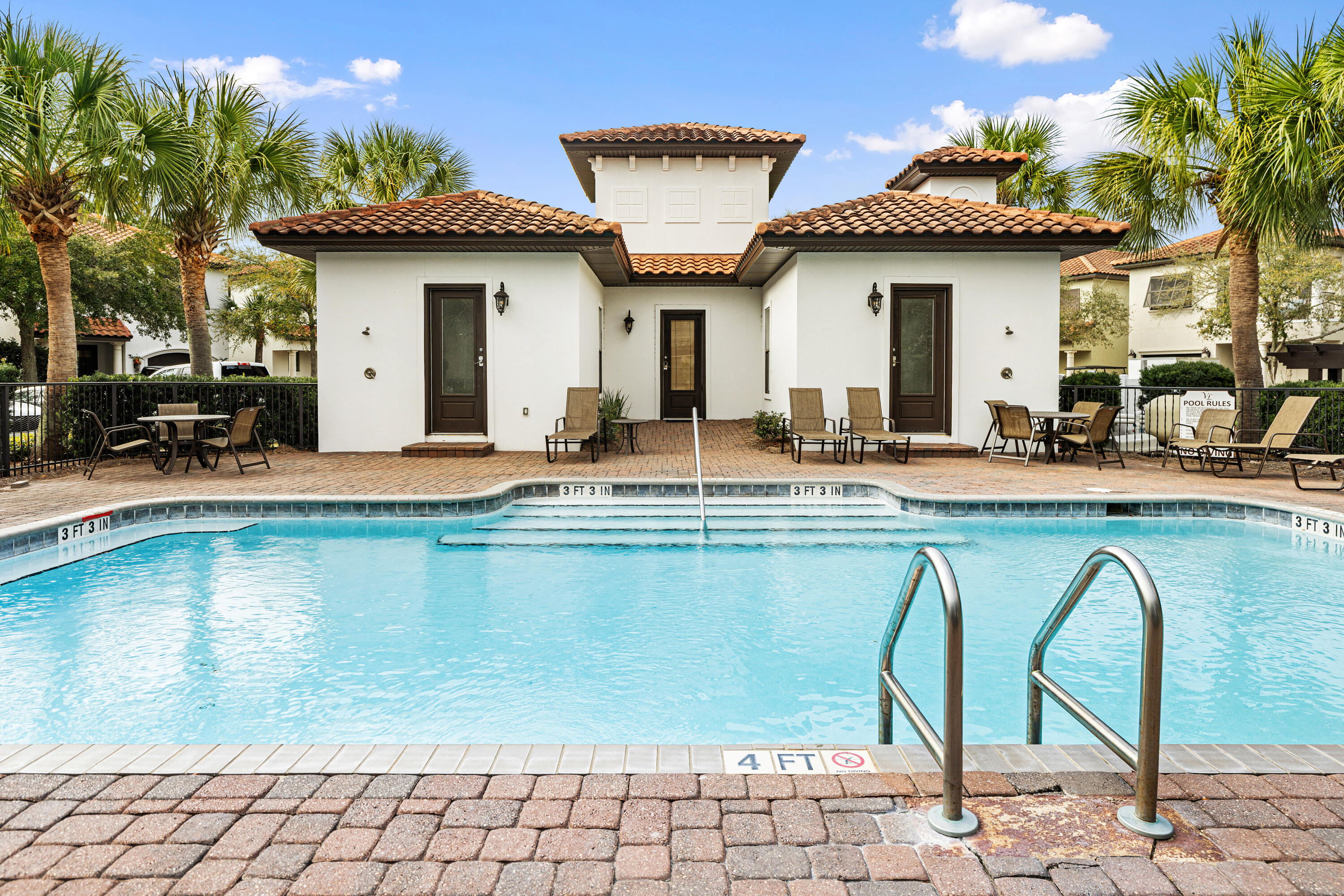 VILLA LAGO - Residential