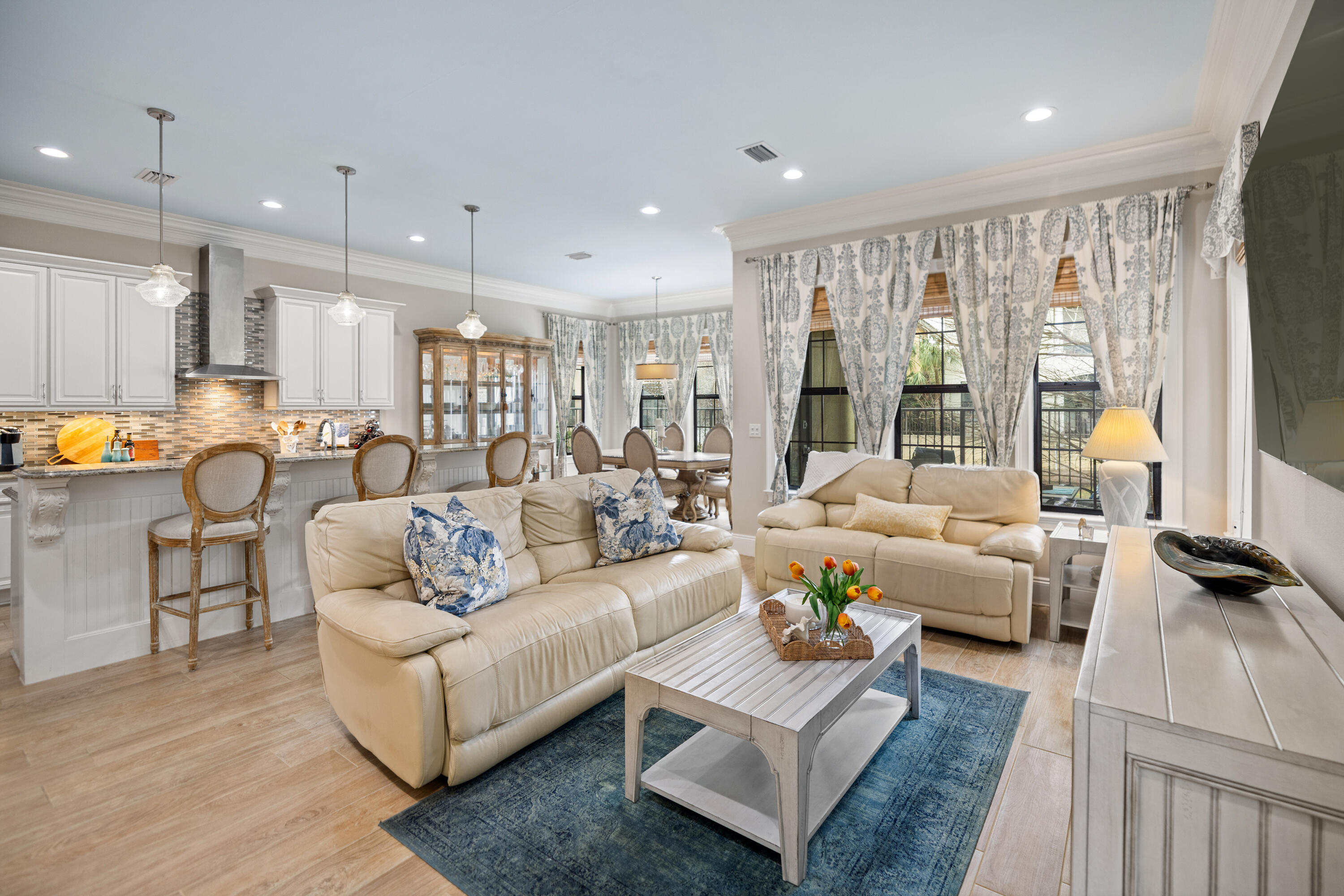 VILLA LAGO - Residential