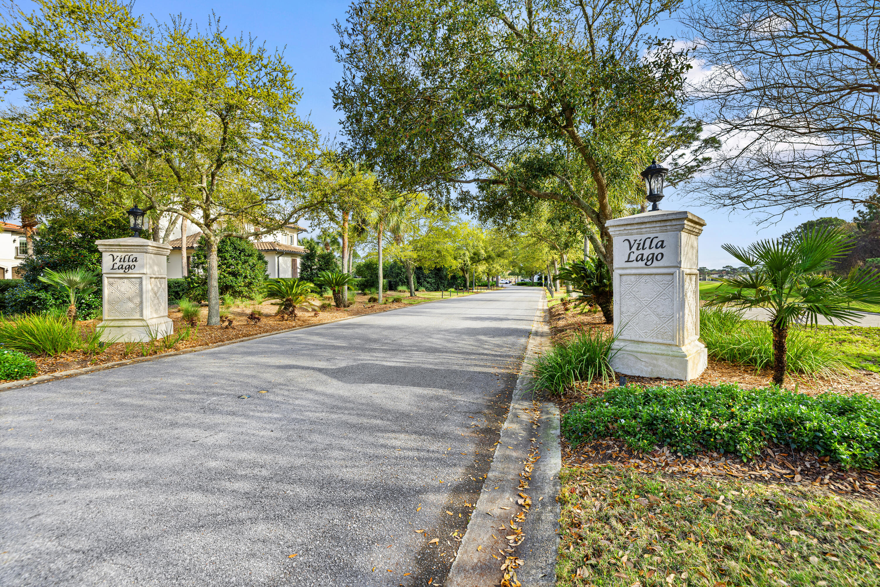 VILLA LAGO - Residential