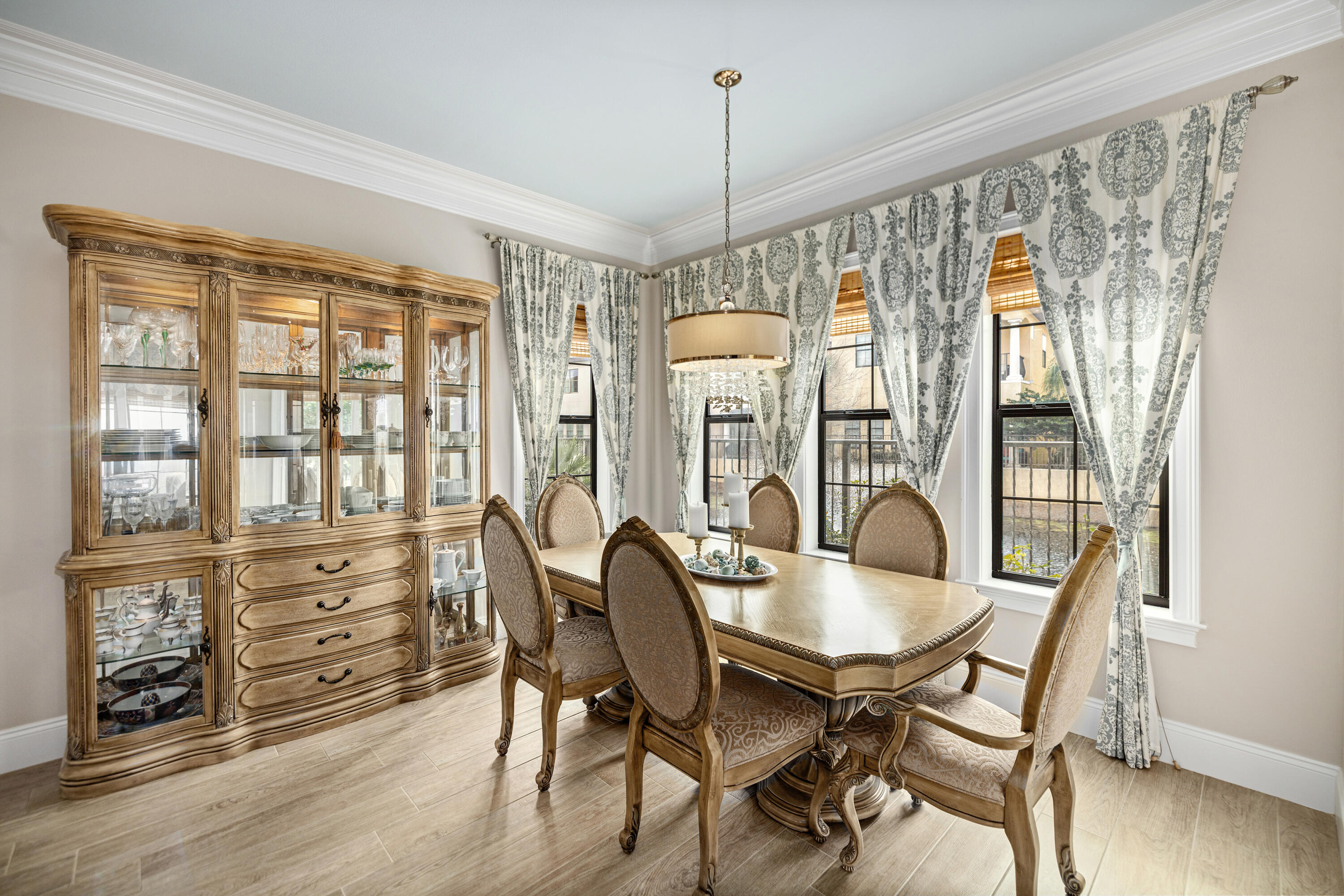 VILLA LAGO - Residential