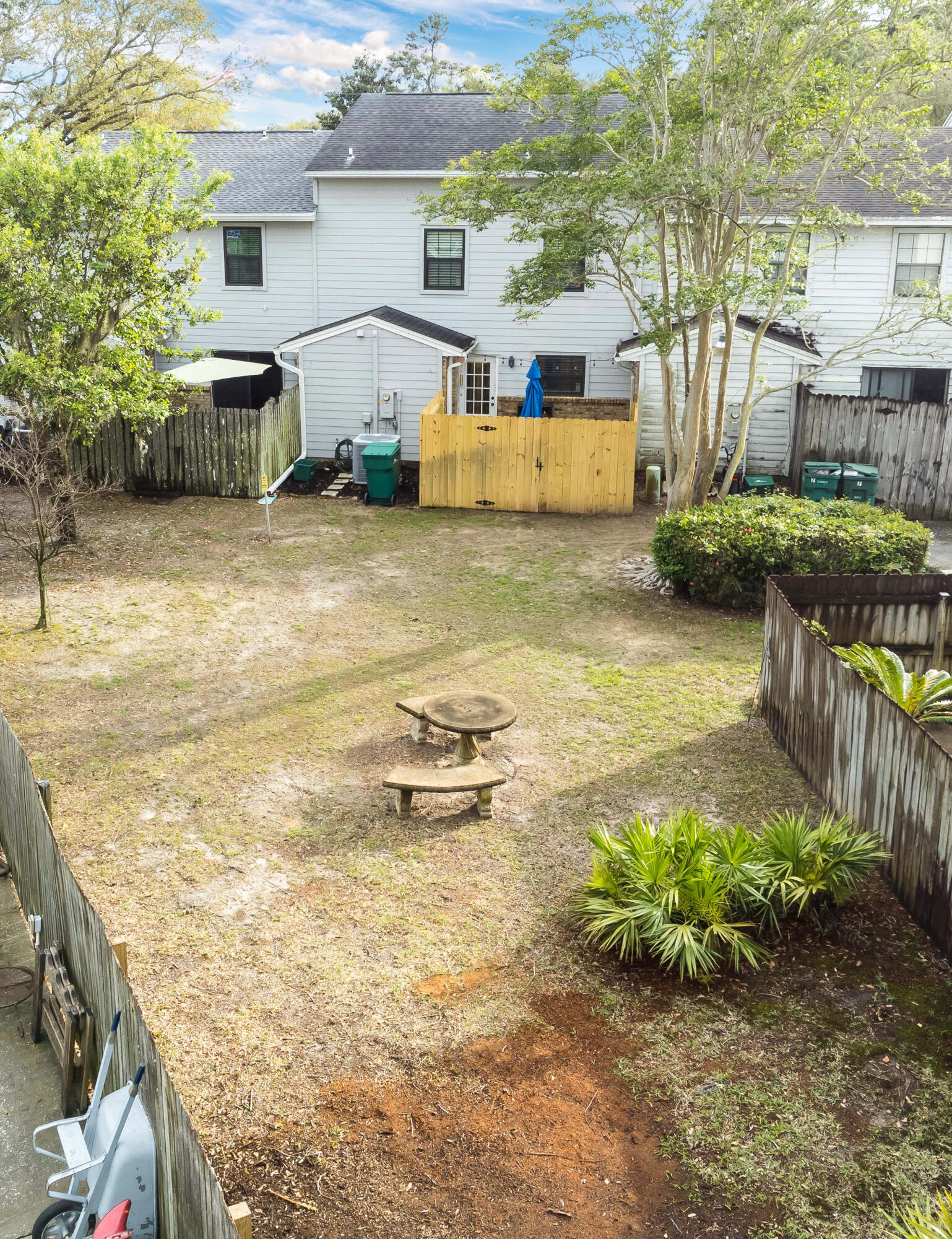 CERCLE NAUTIQUE TOWNHOUSES - Residential