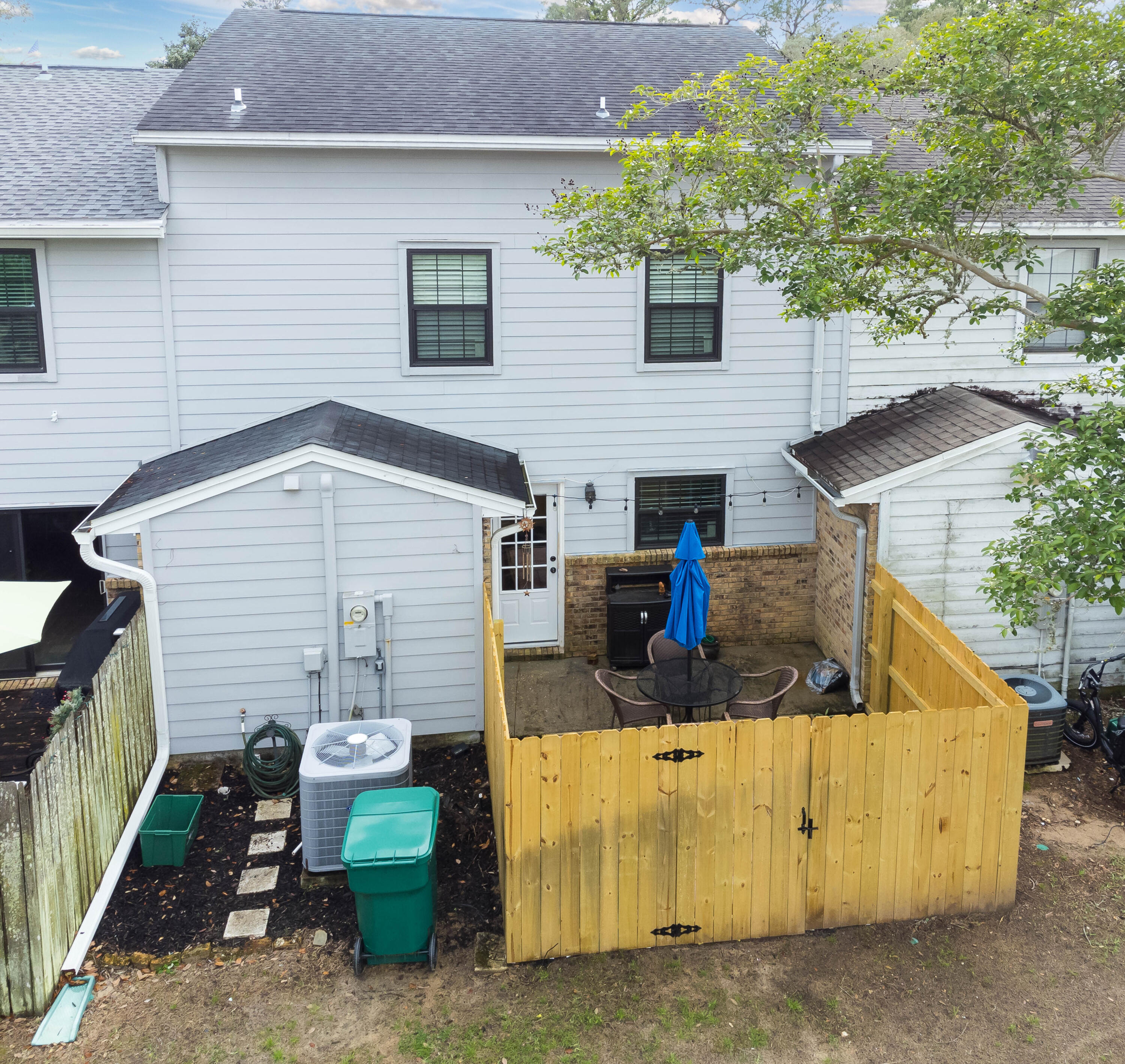 CERCLE NAUTIQUE TOWNHOUSES - Residential