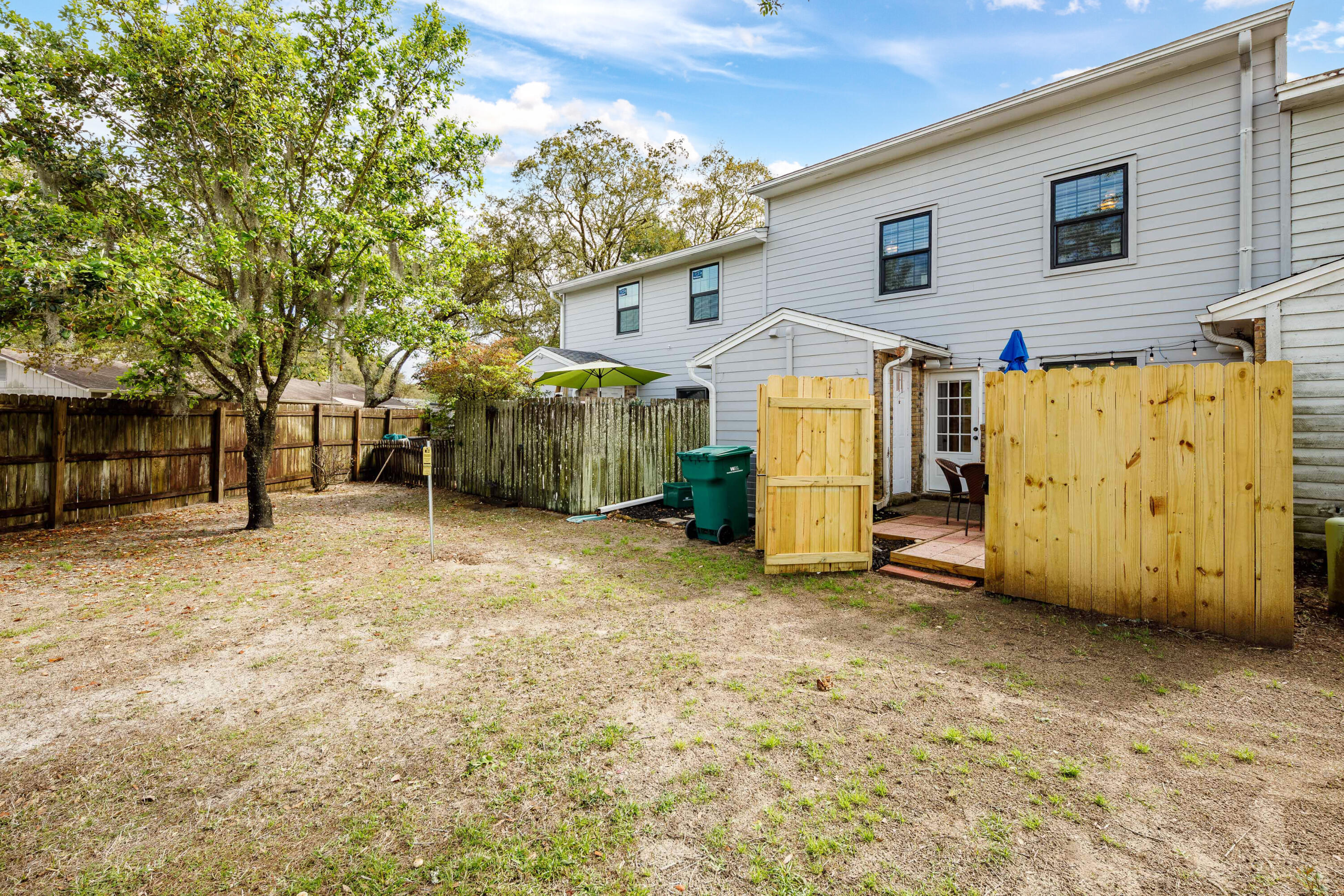CERCLE NAUTIQUE TOWNHOUSES - Residential