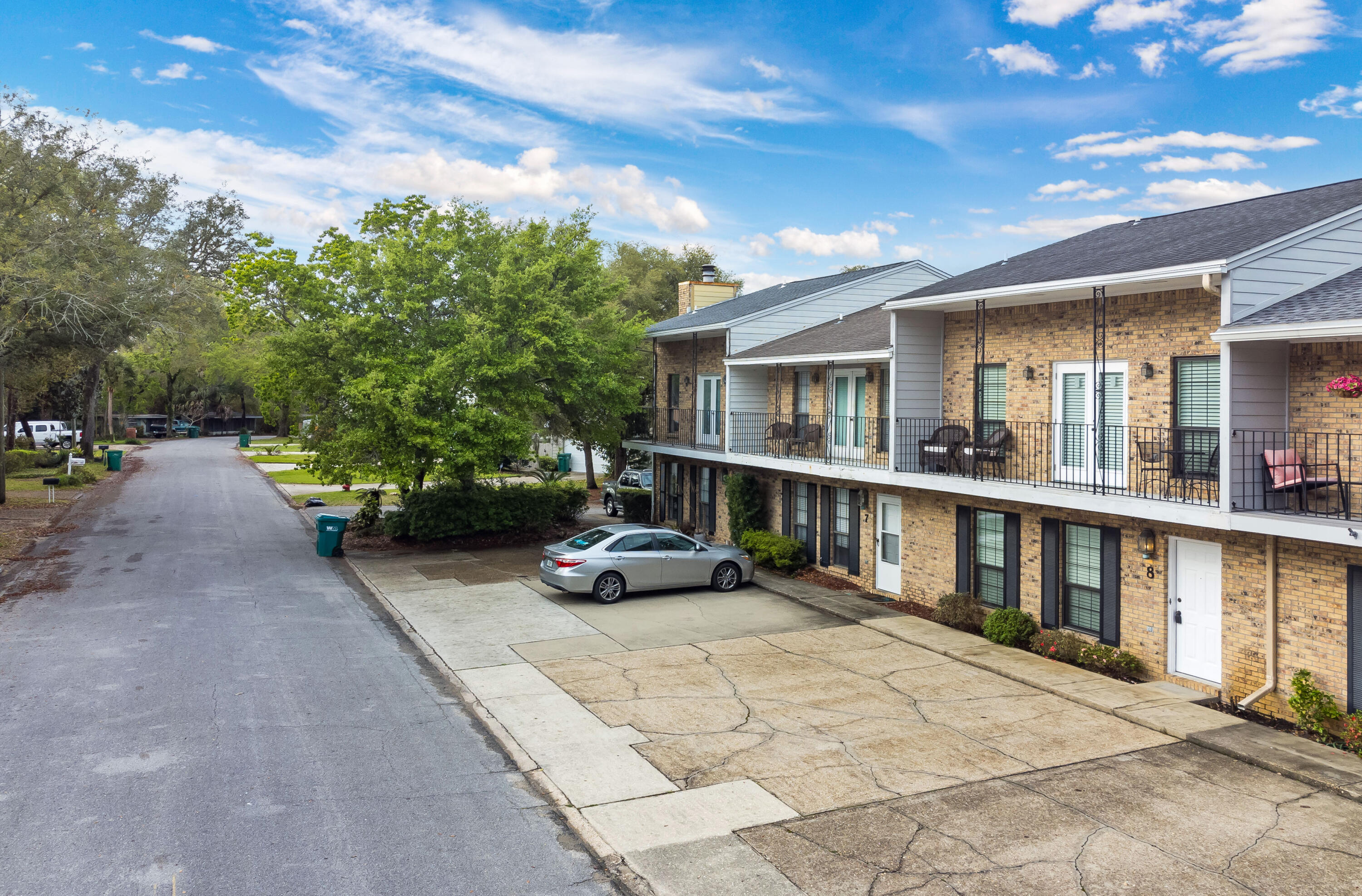 CERCLE NAUTIQUE TOWNHOUSES - Residential