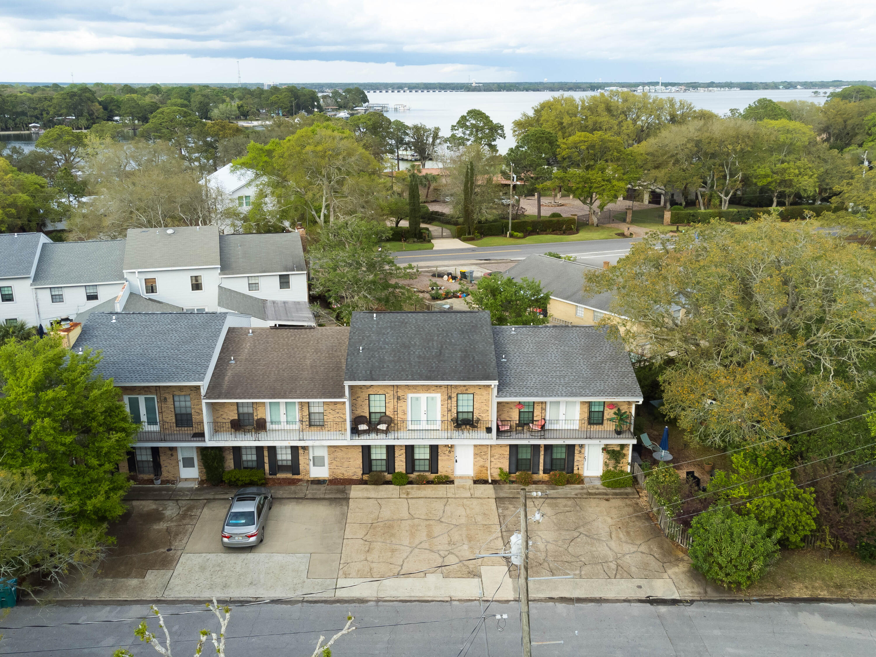 CERCLE NAUTIQUE TOWNHOUSES - Residential
