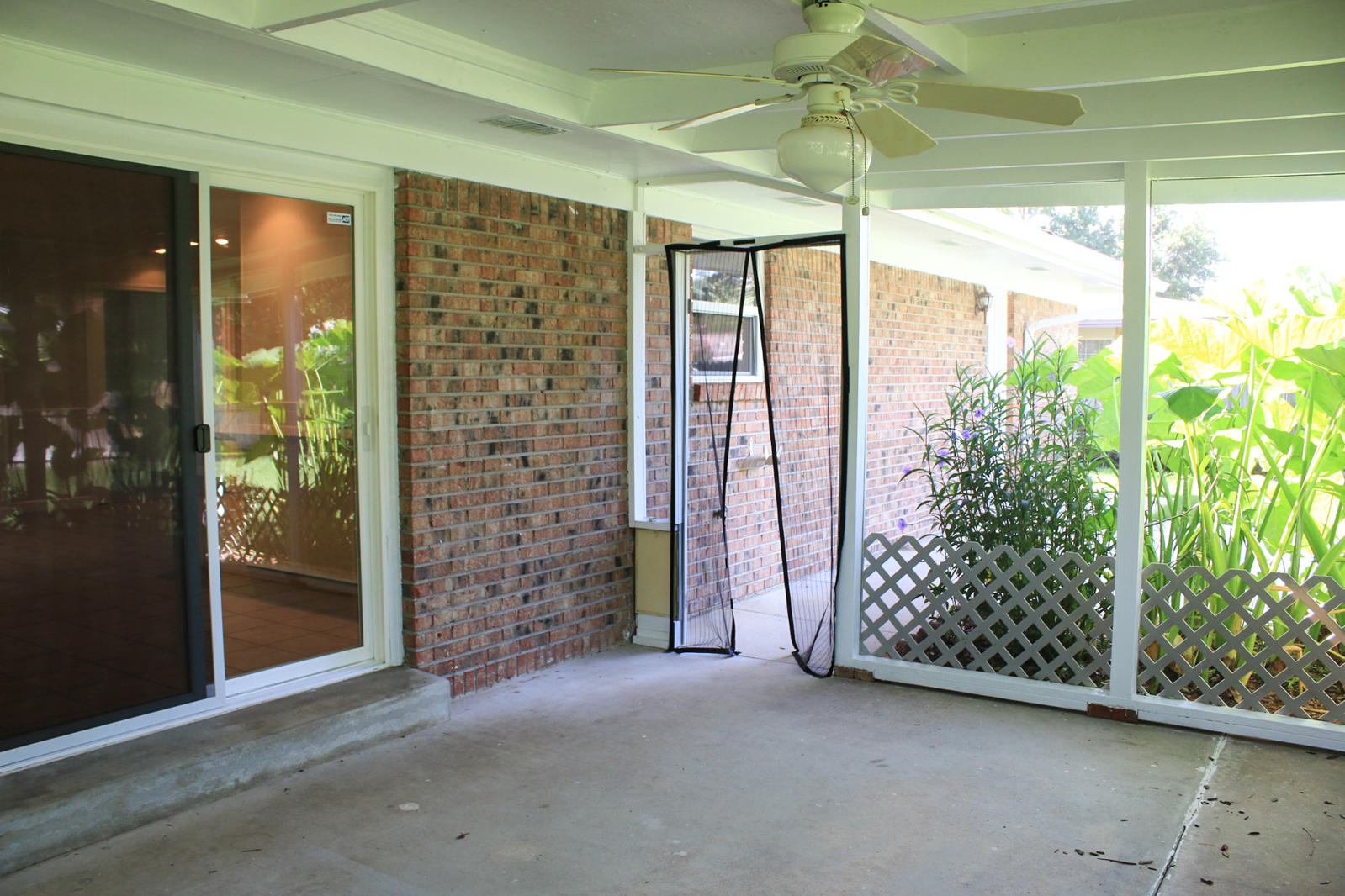 COUNTRY CLUB ESTATES 1ST ADDN - Residential