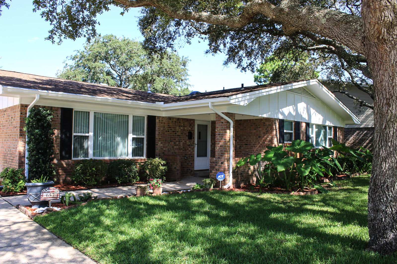 COUNTRY CLUB ESTATES 1ST ADDN - Residential