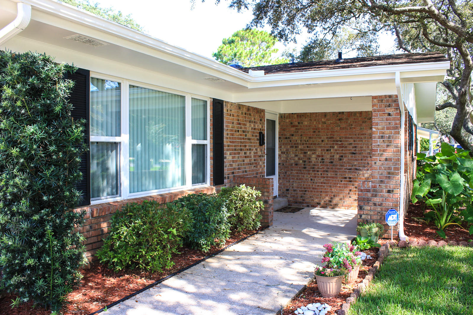 COUNTRY CLUB ESTATES 1ST ADDN - Residential