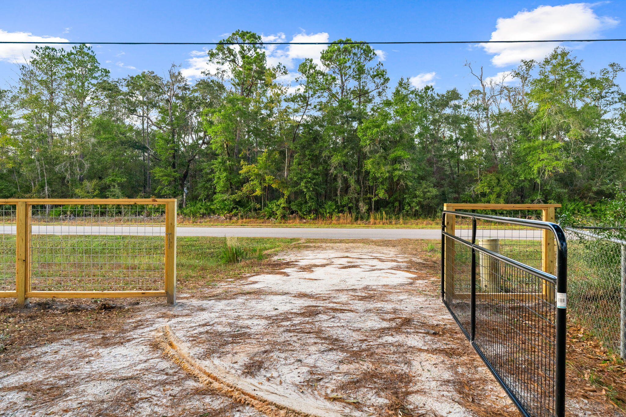 CROSS CREEK SHORES - Residential Lease