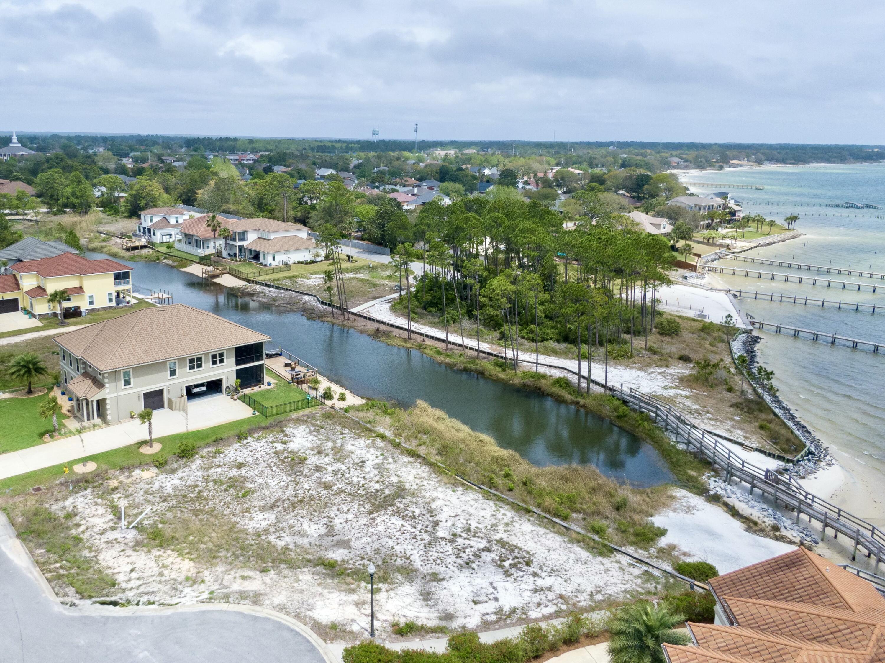 PALMETTO LAKE PRESERVE - Land