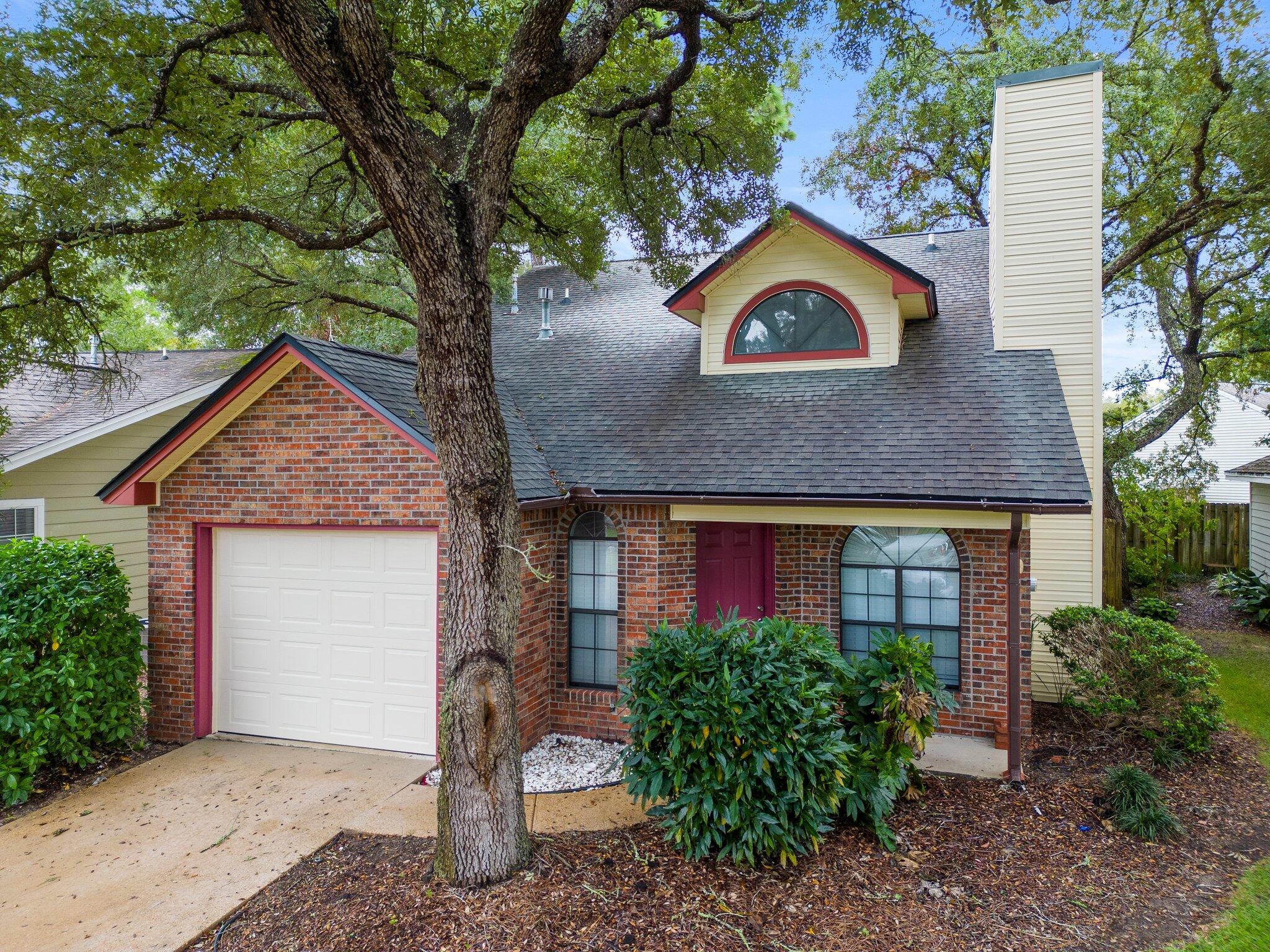 Welcome to this charming home in Parkwood Circle! This lovely house features 3 bedrooms and 2 bathrooms, perfect for those seeking a cozy and inviting space to call home. The open layout allows for plenty of natural light to fill the rooms, creating a warm and welcoming atmosphere. With a combination of LVP and carpet floors throughout, this home offers a comfortable and stylish living environment. Don't miss out on the opportunity to make this your new home!