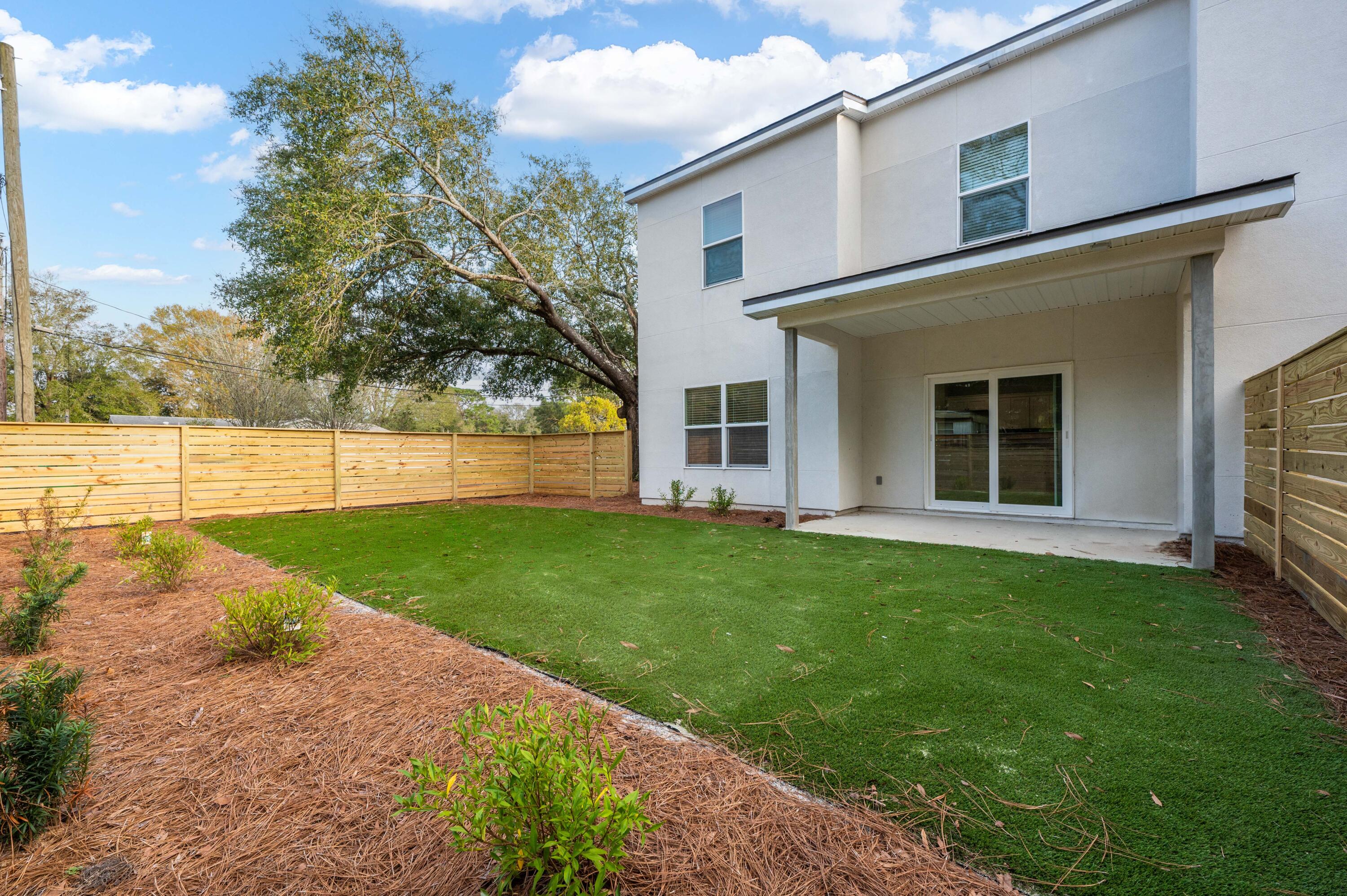 LOWERY TOWNHOMES - Residential