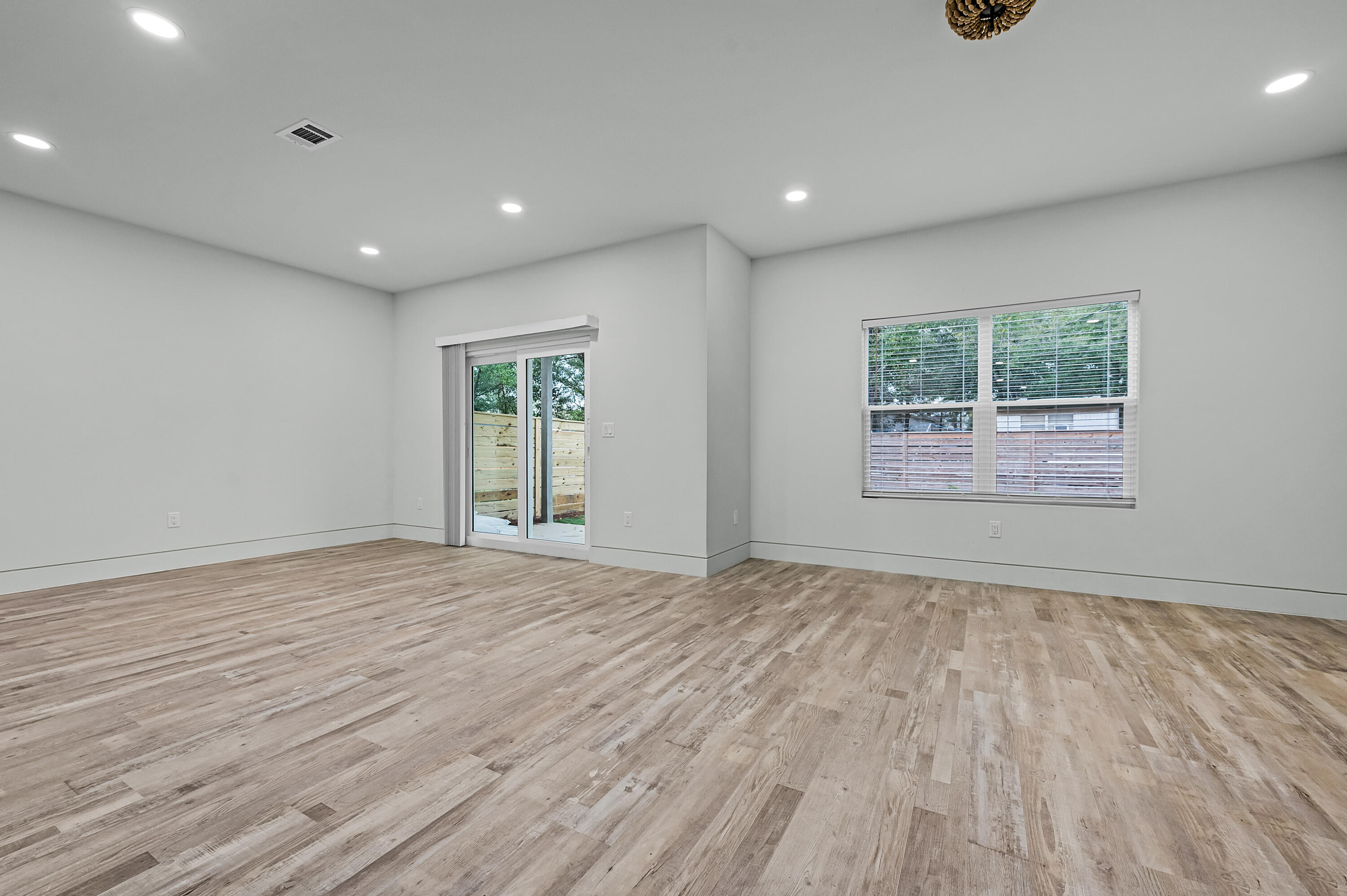 LOWERY TOWNHOMES - Residential