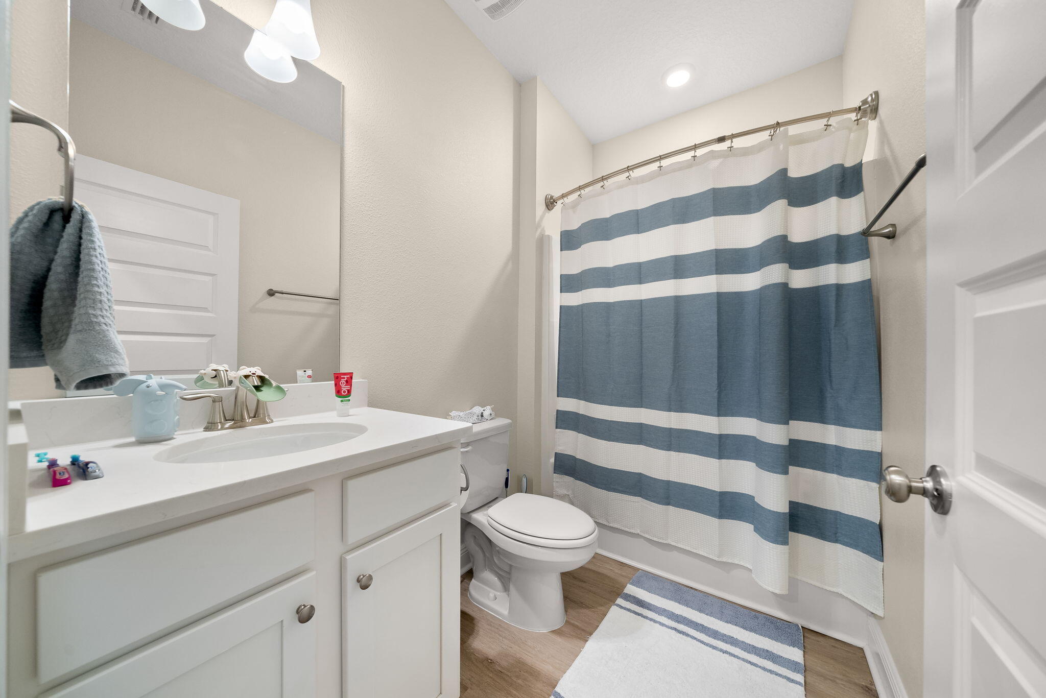 LIVE OAK HARBOUR - Residential Lease