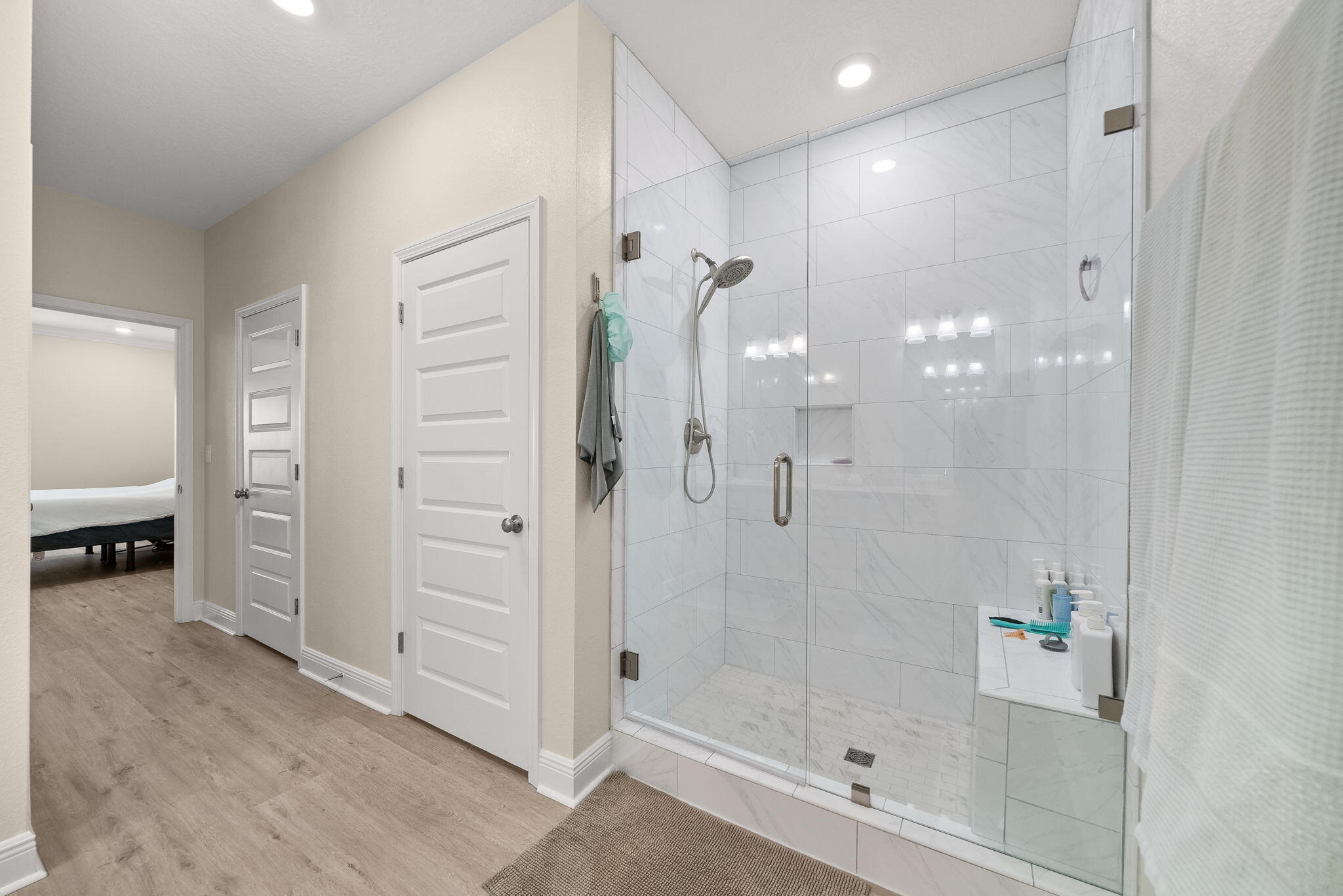 LIVE OAK HARBOUR - Residential Lease