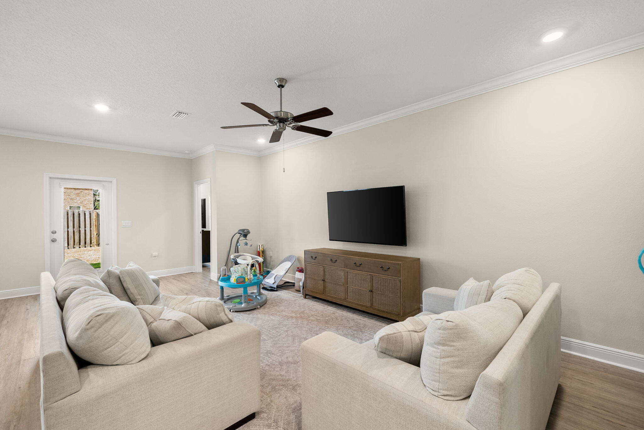 LIVE OAK HARBOUR - Residential Lease