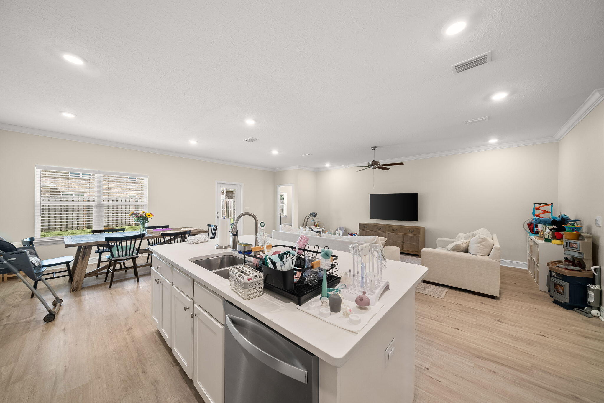 LIVE OAK HARBOUR - Residential Lease