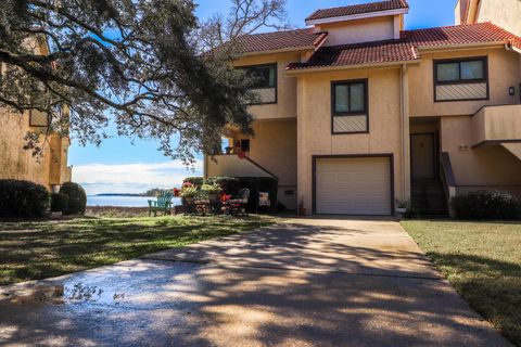 A home in Niceville