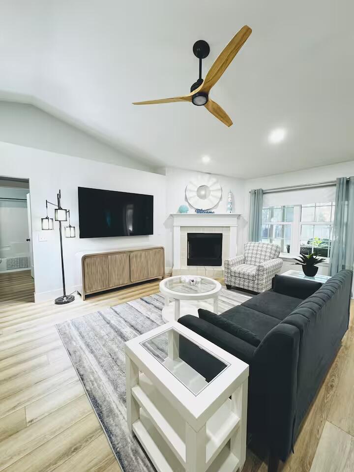 HOLLEY BY THE SEA - Residential