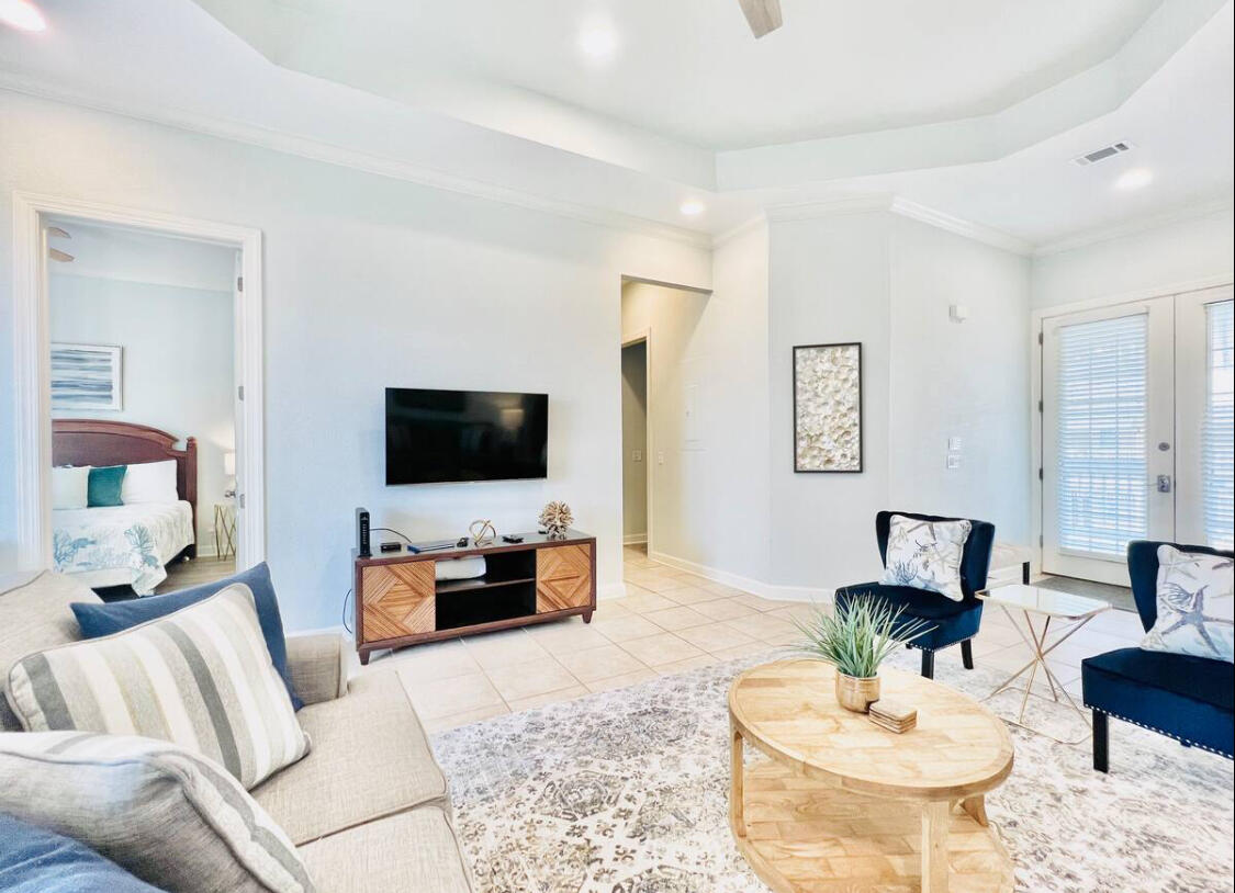 CRYSTAL COVE - Residential