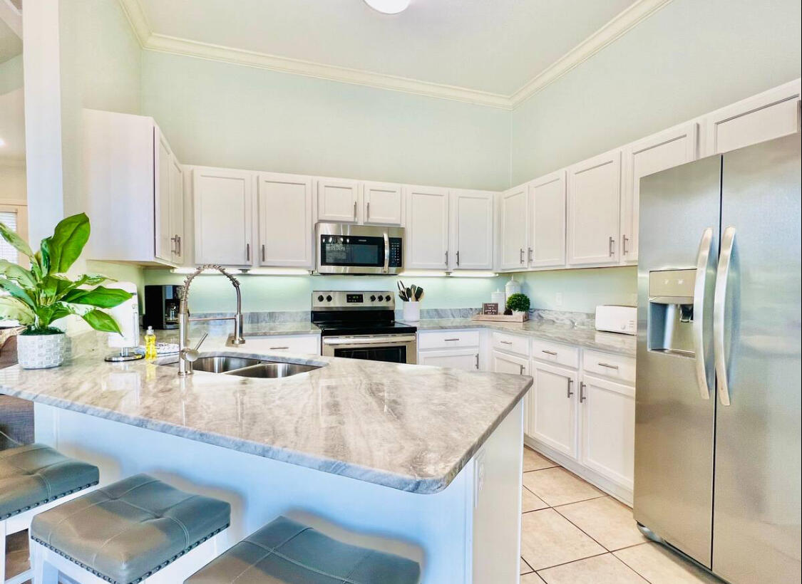 CRYSTAL COVE - Residential