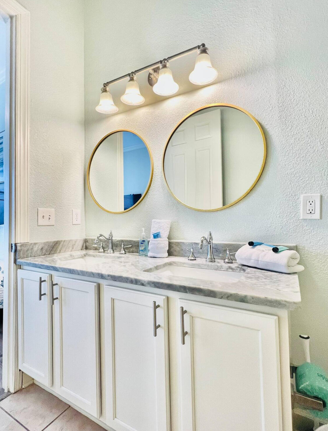 CRYSTAL COVE - Residential