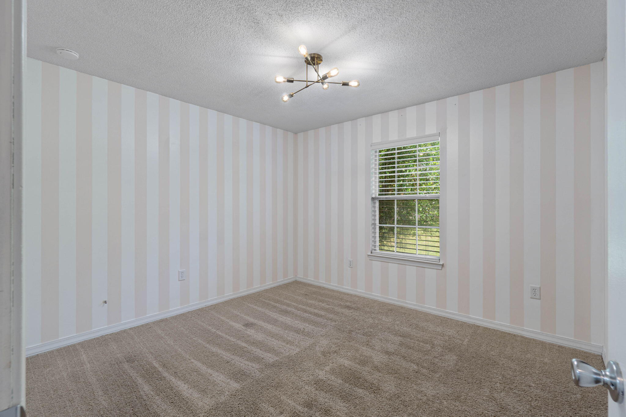 METES & BOUNDS - Residential Lease